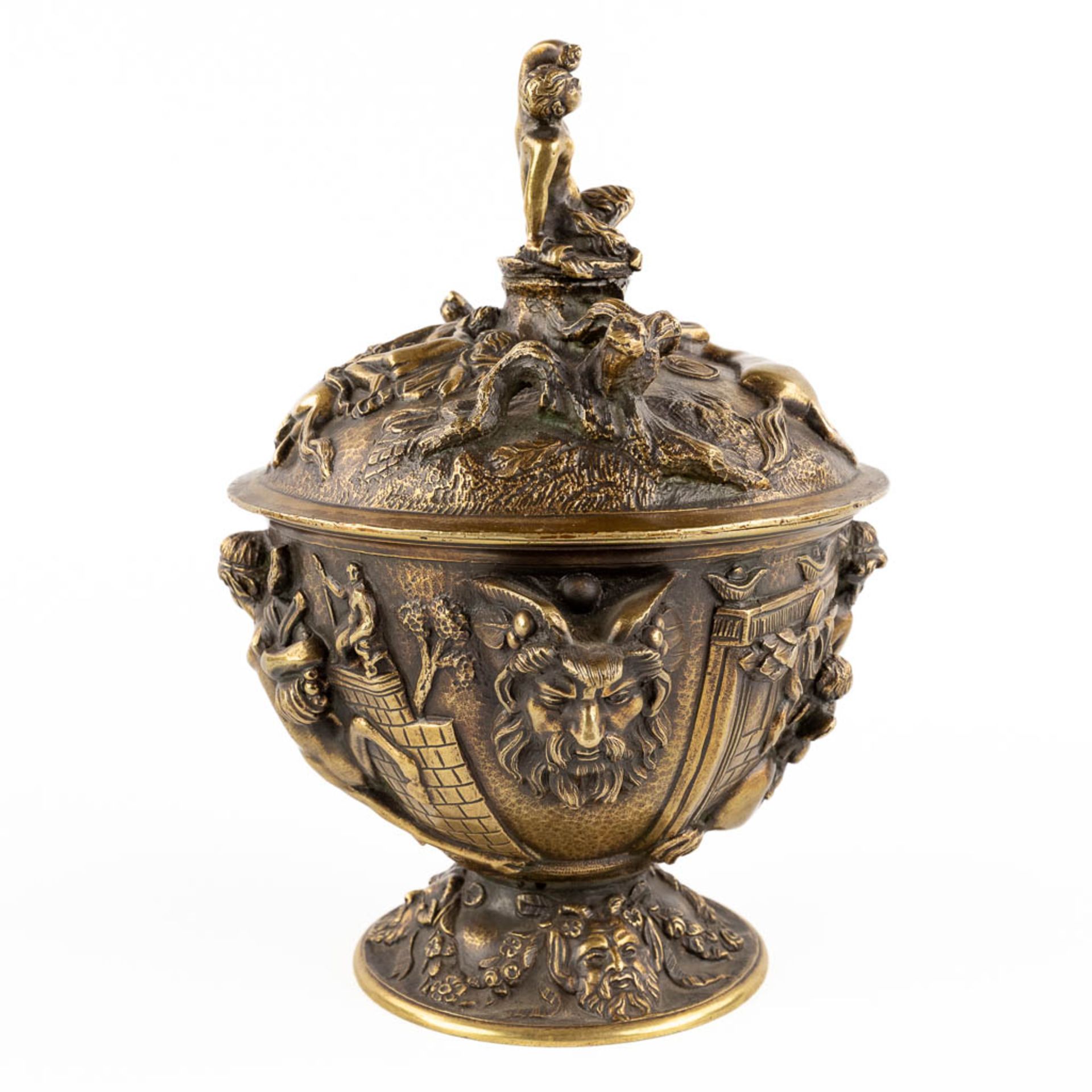 A pot with a lid, decorated with mythological figurines, patinated bronze. (H:23 x D:16 cm) - Image 4 of 16