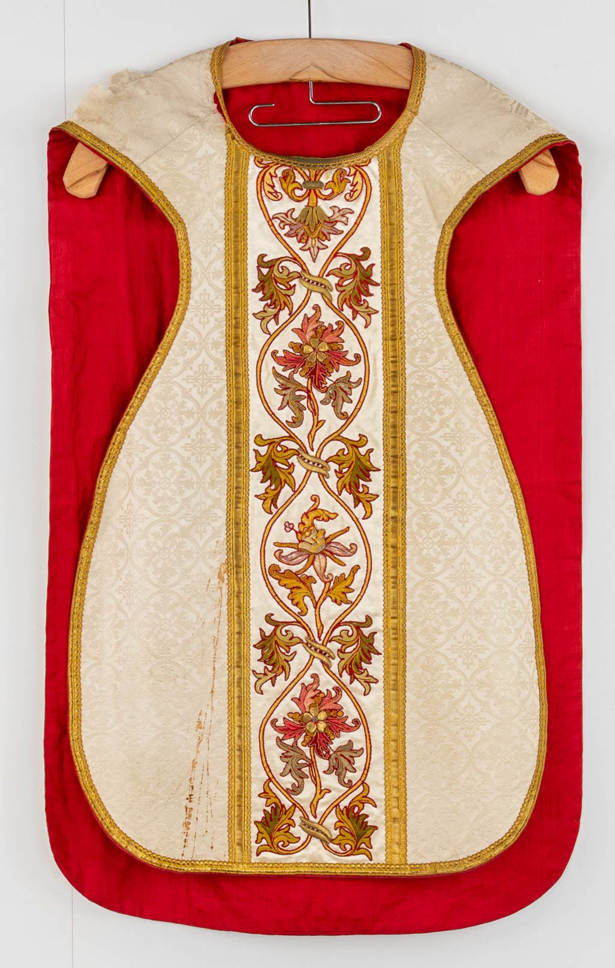 Three Roman Chasubles, Three Stola, thick gold thread embroideries. - Image 16 of 28