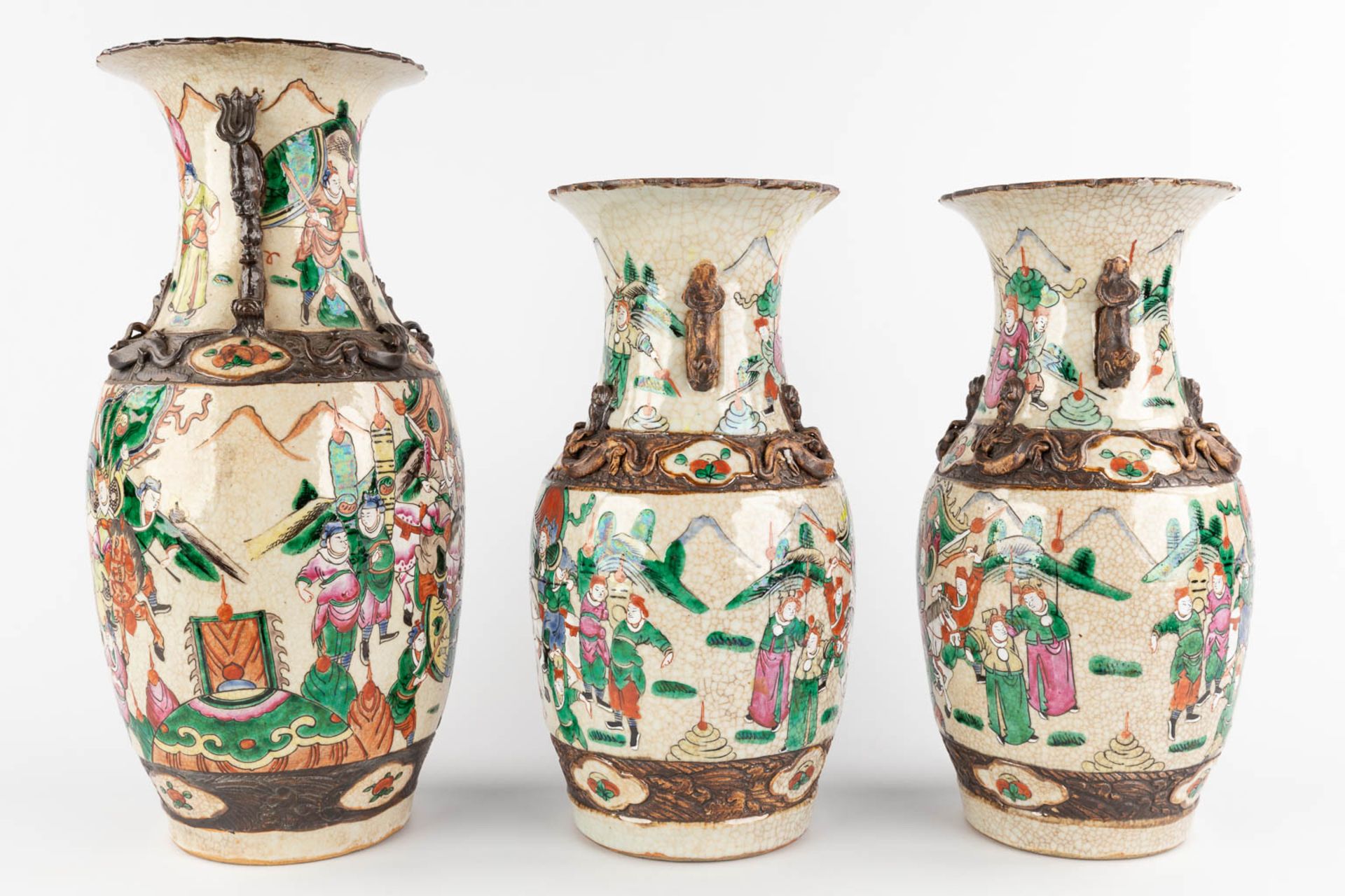 Three Chinese vases decorated with warriors, Nanking. 20th C. (H:43 x D:20 cm) - Image 6 of 18
