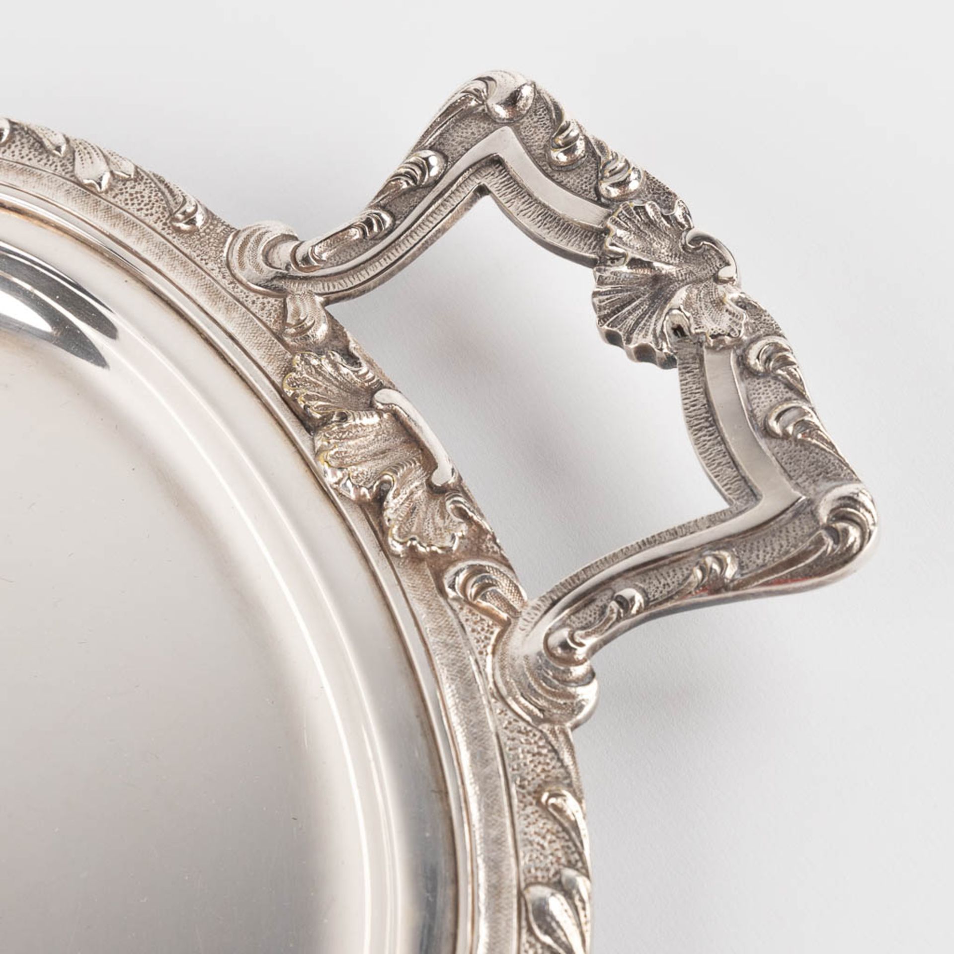 A silver-plated serving tray, two candlesticks and a bowl with Silver coin, One Rupee 1918. (D:37 x - Image 4 of 18