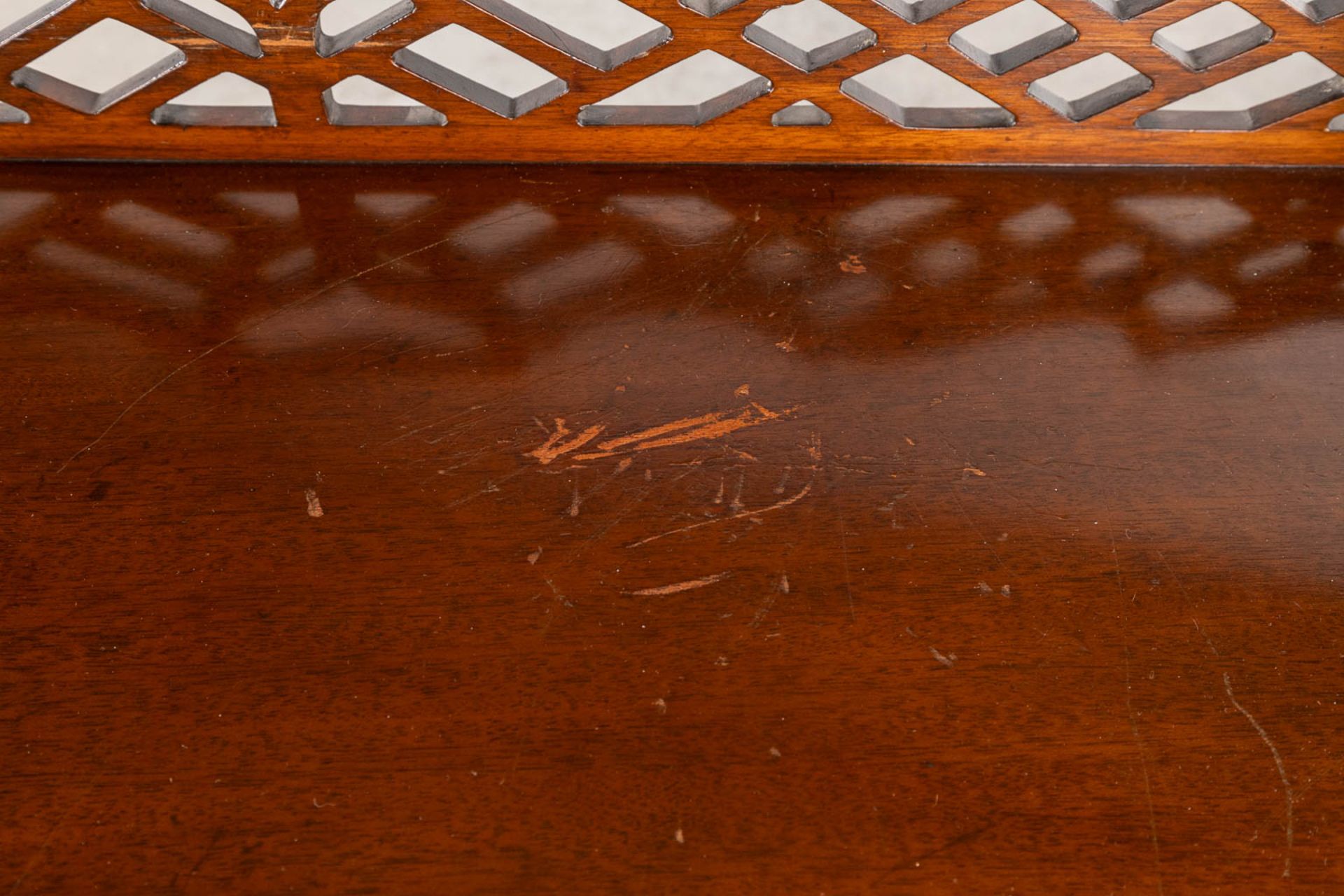A 'Butler Tray' mahogany. 20th C. (D:43 x W:84 x H:80 cm) - Image 8 of 12