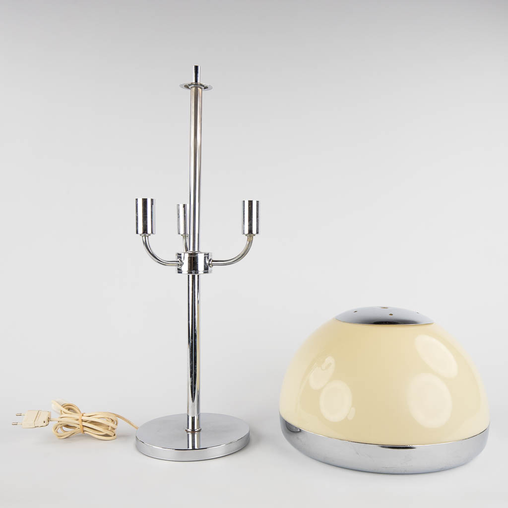 A mid-century table lamp, chromed metal and acrylic, probably Germany. 20th C. (H:61 x D:34 cm) - Bild 11 aus 11