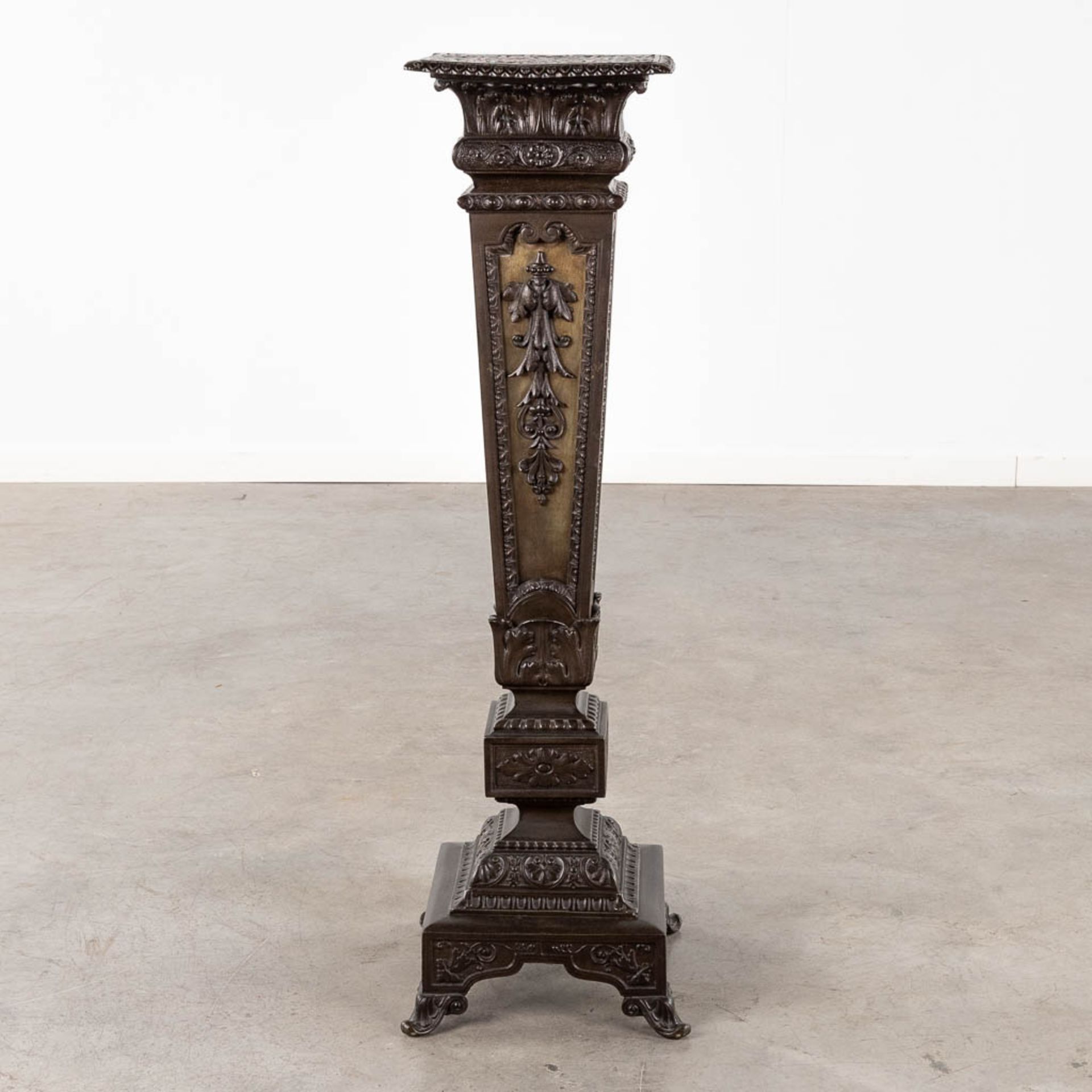 An antique pedestal, spelter in Louis XVI style. (D:31 x W:31 x H:102 cm) - Image 6 of 11