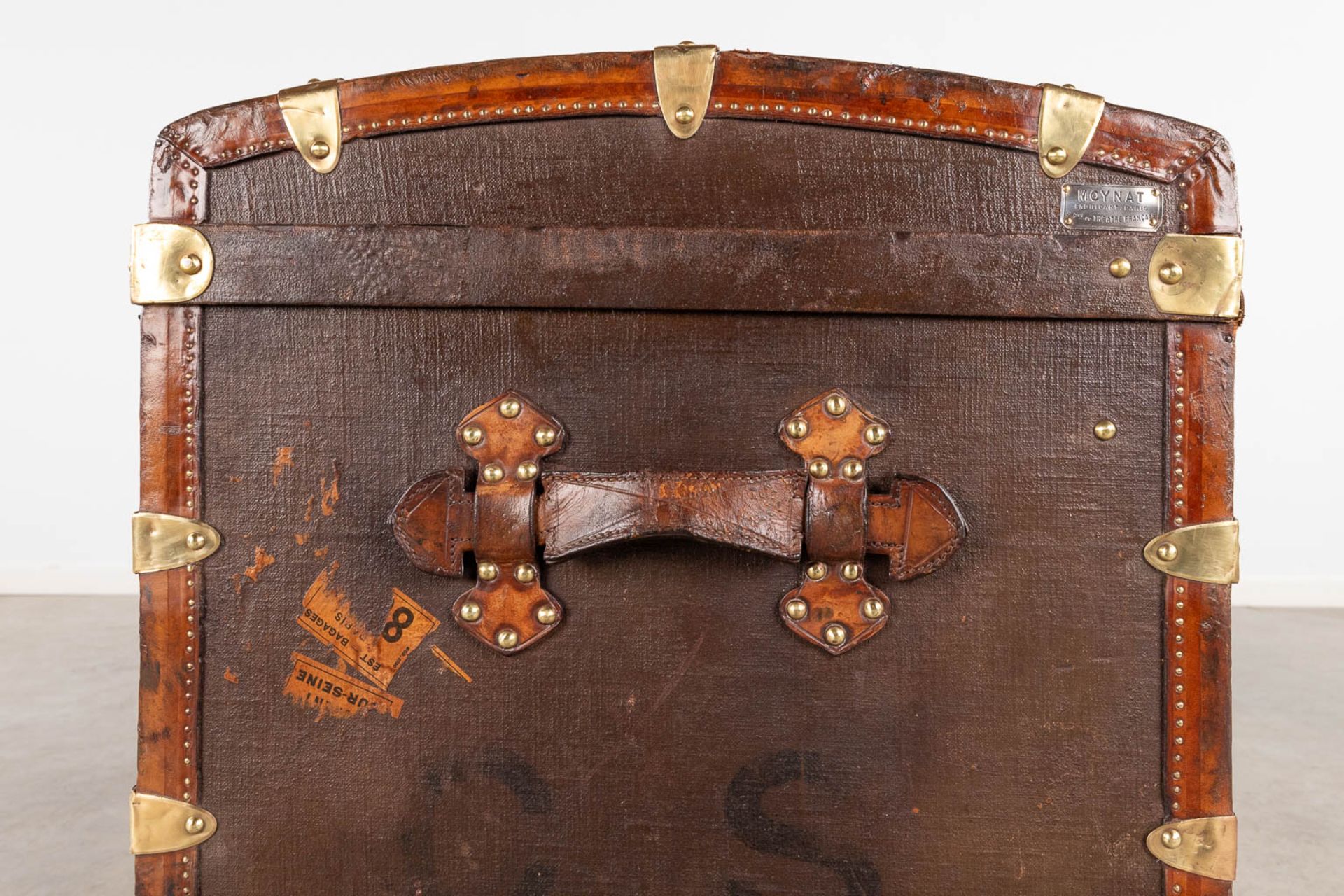 Moynat, an antique travellers trunk or suitcase. (D:58 x W:92 x H:72 cm) - Image 8 of 20