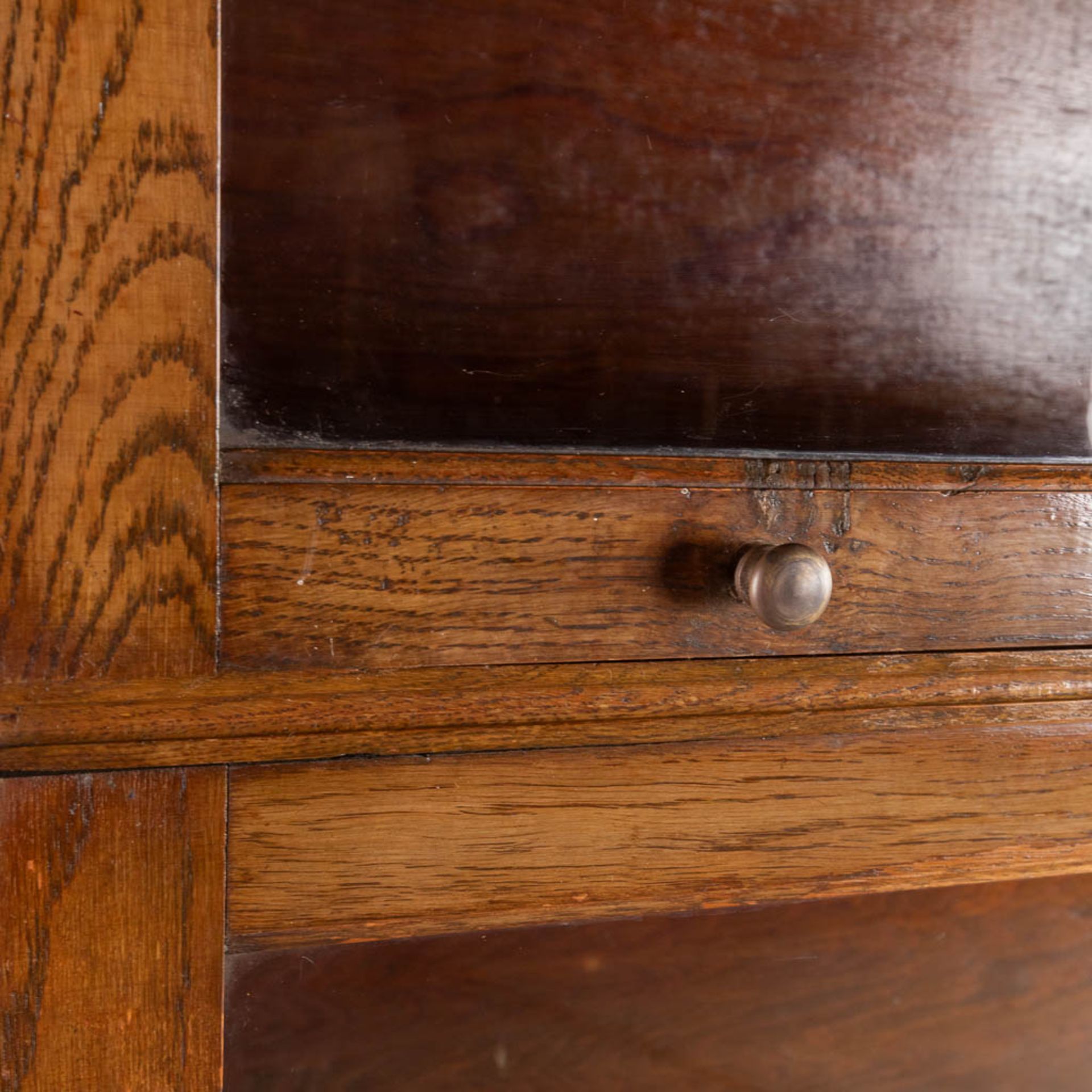 An antique English 'Barrister' bookcase, drop down glass doors. (D:30 x W:89 cm) - Image 9 of 10