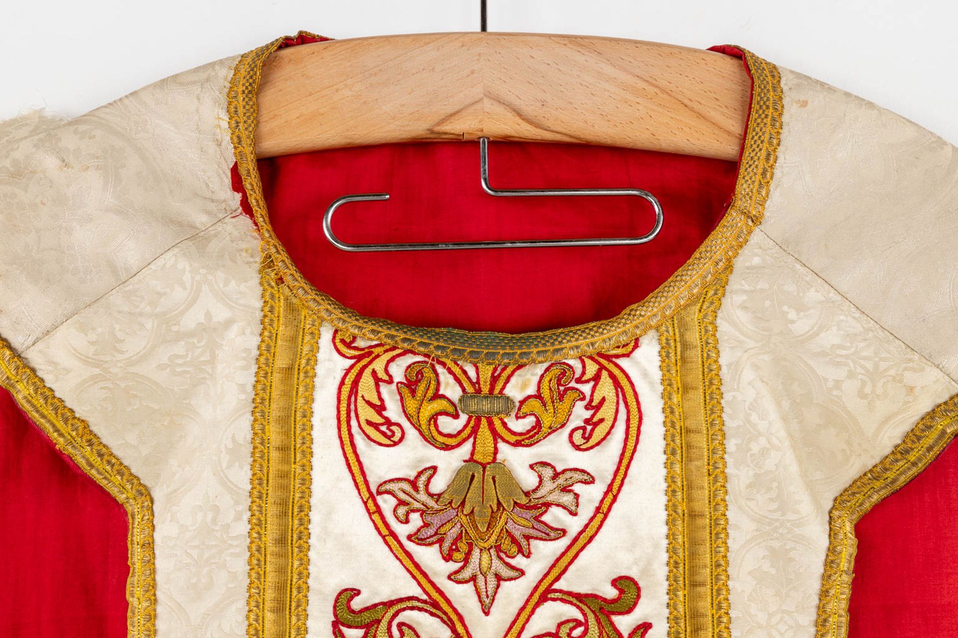 Three Roman Chasubles, Three Stola, thick gold thread embroideries. - Image 17 of 28