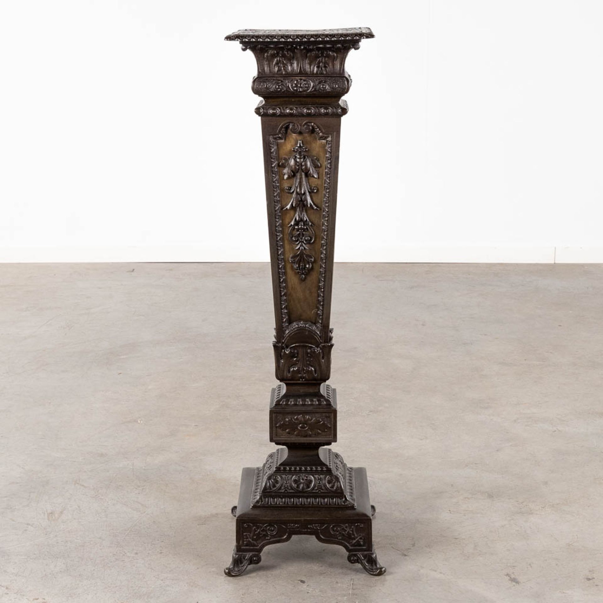 An antique pedestal, spelter in Louis XVI style. (D:31 x W:31 x H:102 cm) - Image 4 of 11