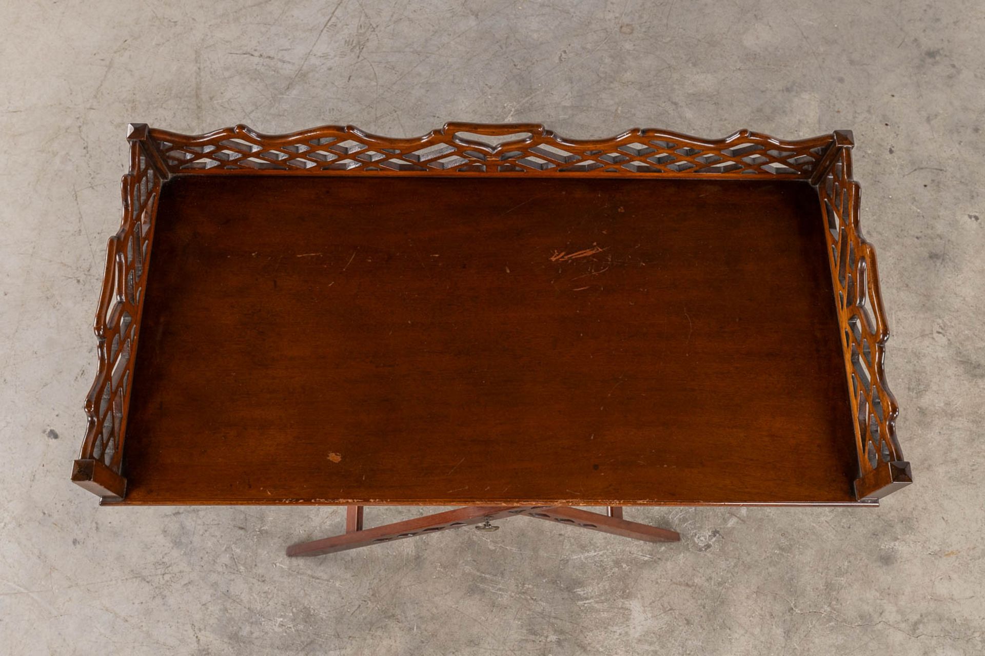 A 'Butler Tray' mahogany. 20th C. (D:43 x W:84 x H:80 cm) - Image 7 of 12