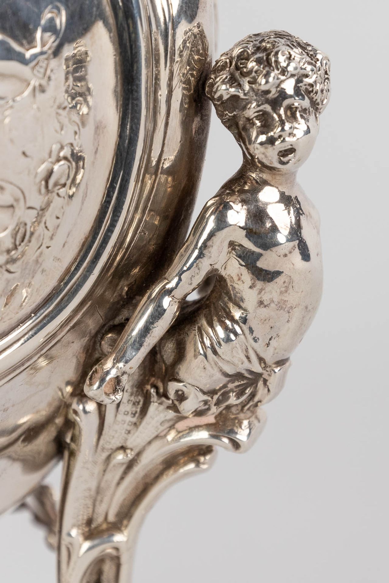 A fine vase, silver in Louis XV style, mounted with 3 putto. 427g. 1906. (D:11 x W:11 x H:20 cm) - Image 11 of 12