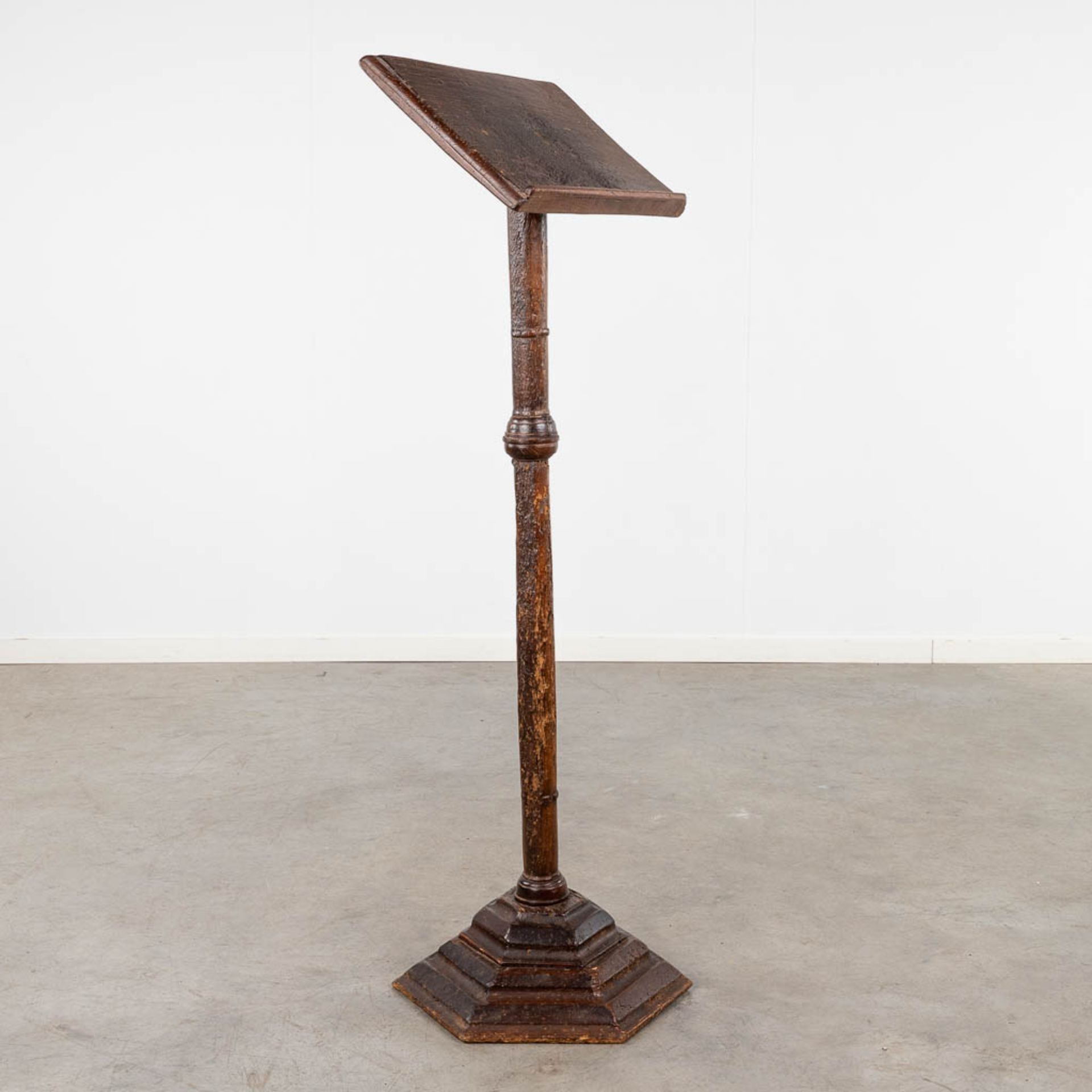 An antique lectern. 18th/19th C. (D:40 x W:50 x H:140 cm) - Image 3 of 12