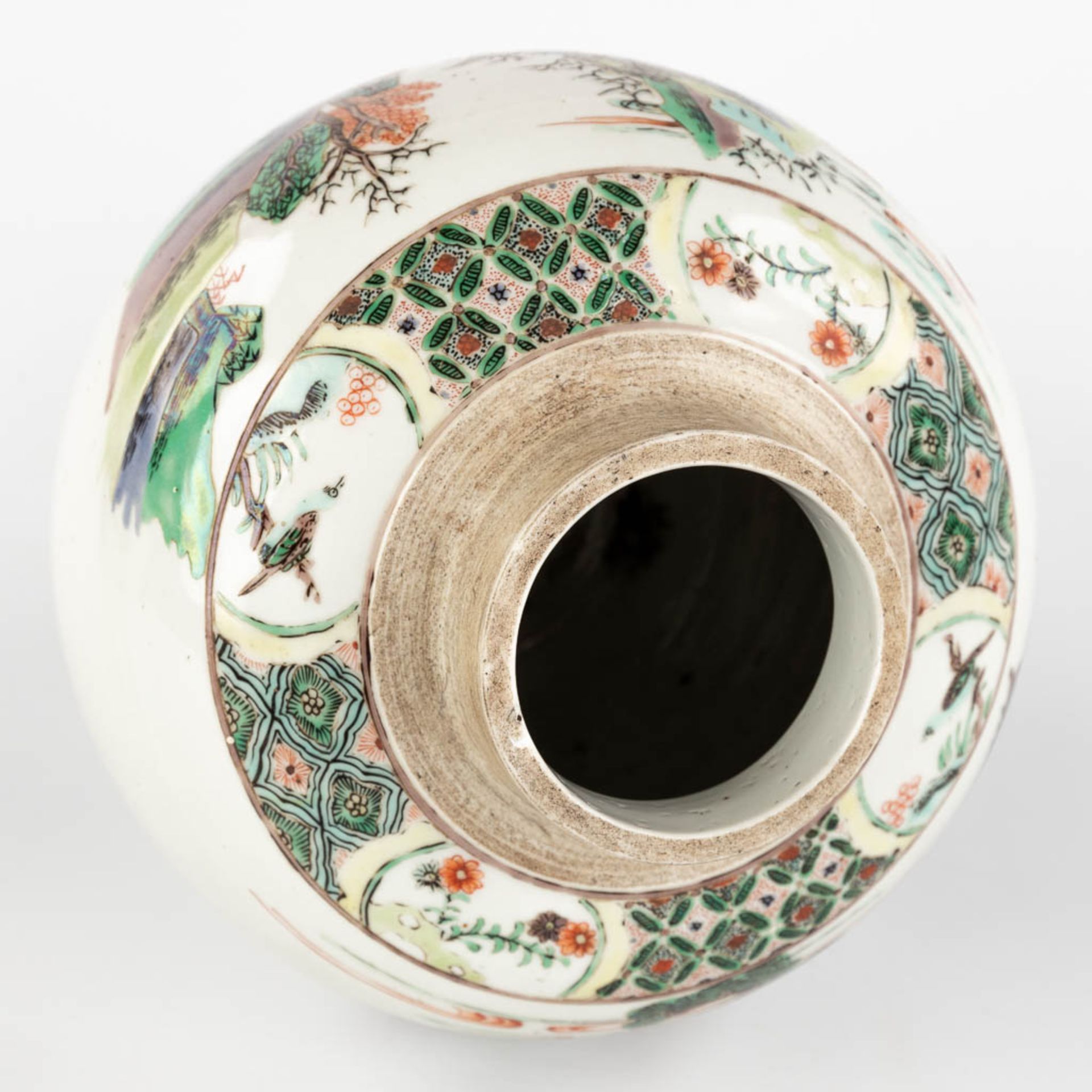 A Chinese Famille Verte Wucai vase, decorated with a deer in a landscape. (H:24,5 x D:19,5 cm) - Image 9 of 14