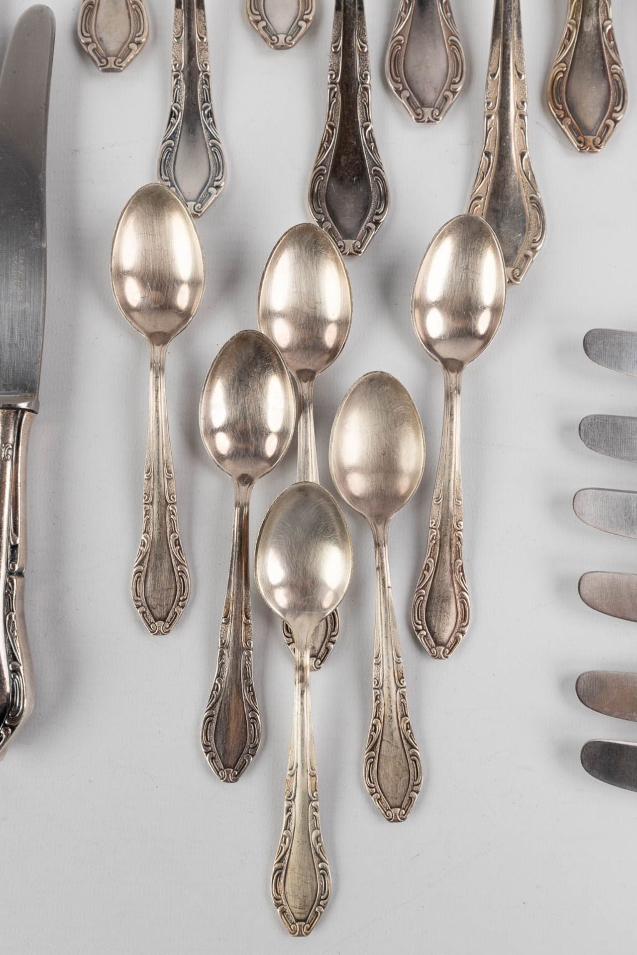 A large collection of serving accessories and cutlery, silver-plated metal. (W:35 cm) - Image 4 of 9