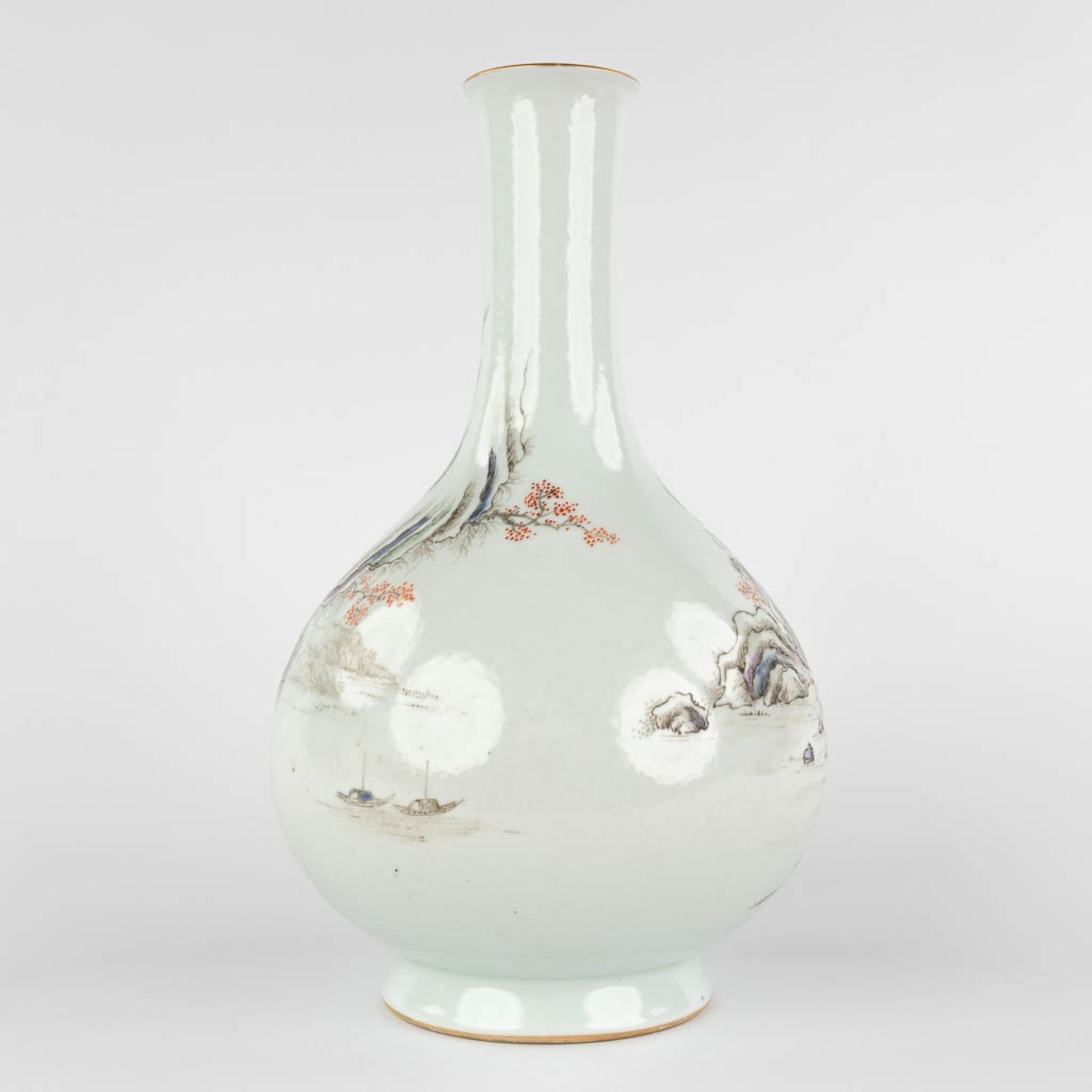 A Chinese vase decorated with landscapes and flowers, Republic, Circa 1900. (H:29 x D:16 cm) - Image 5 of 10