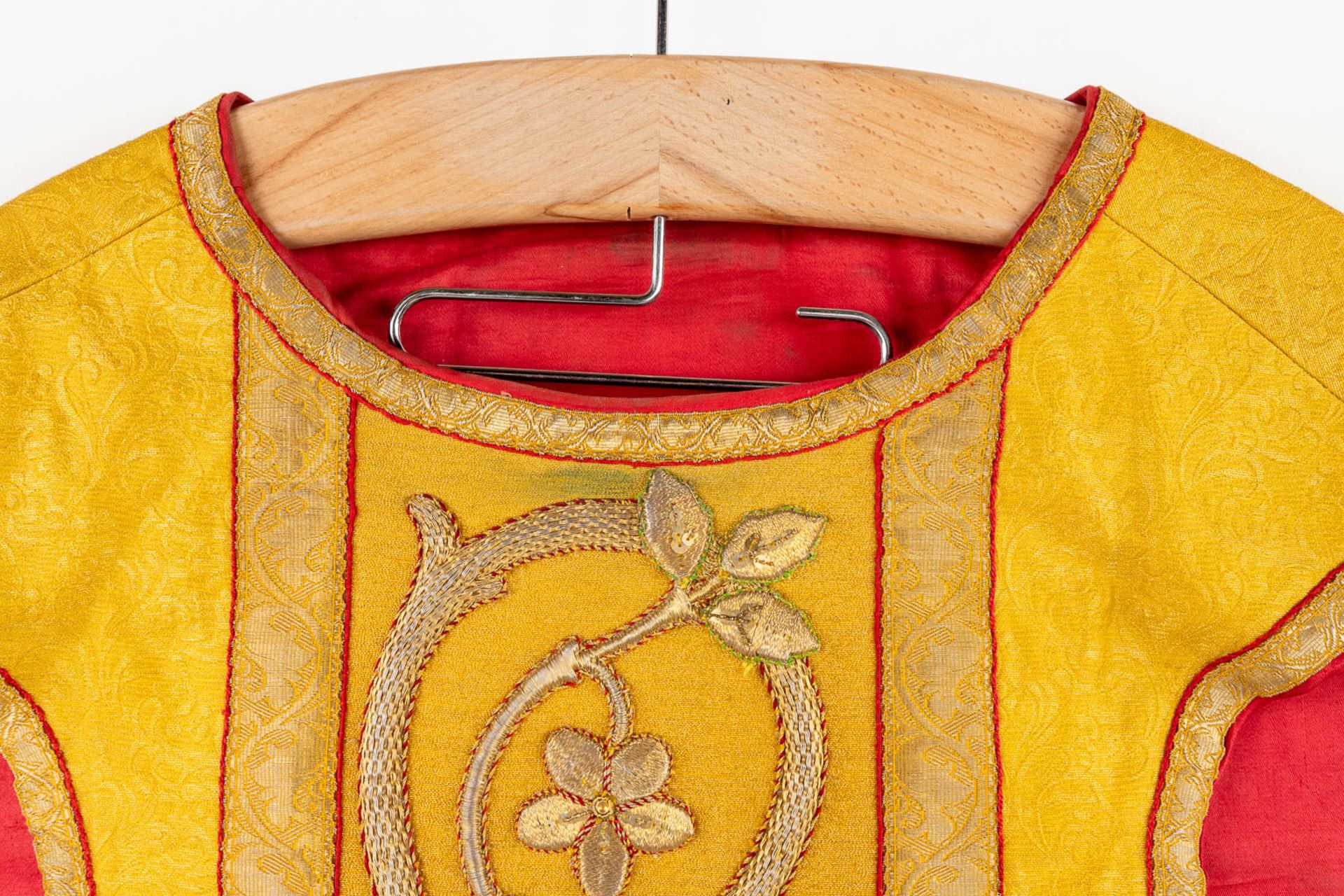 Three Roman Chasubles, Three Stola, thick gold thread embroideries. - Image 8 of 28