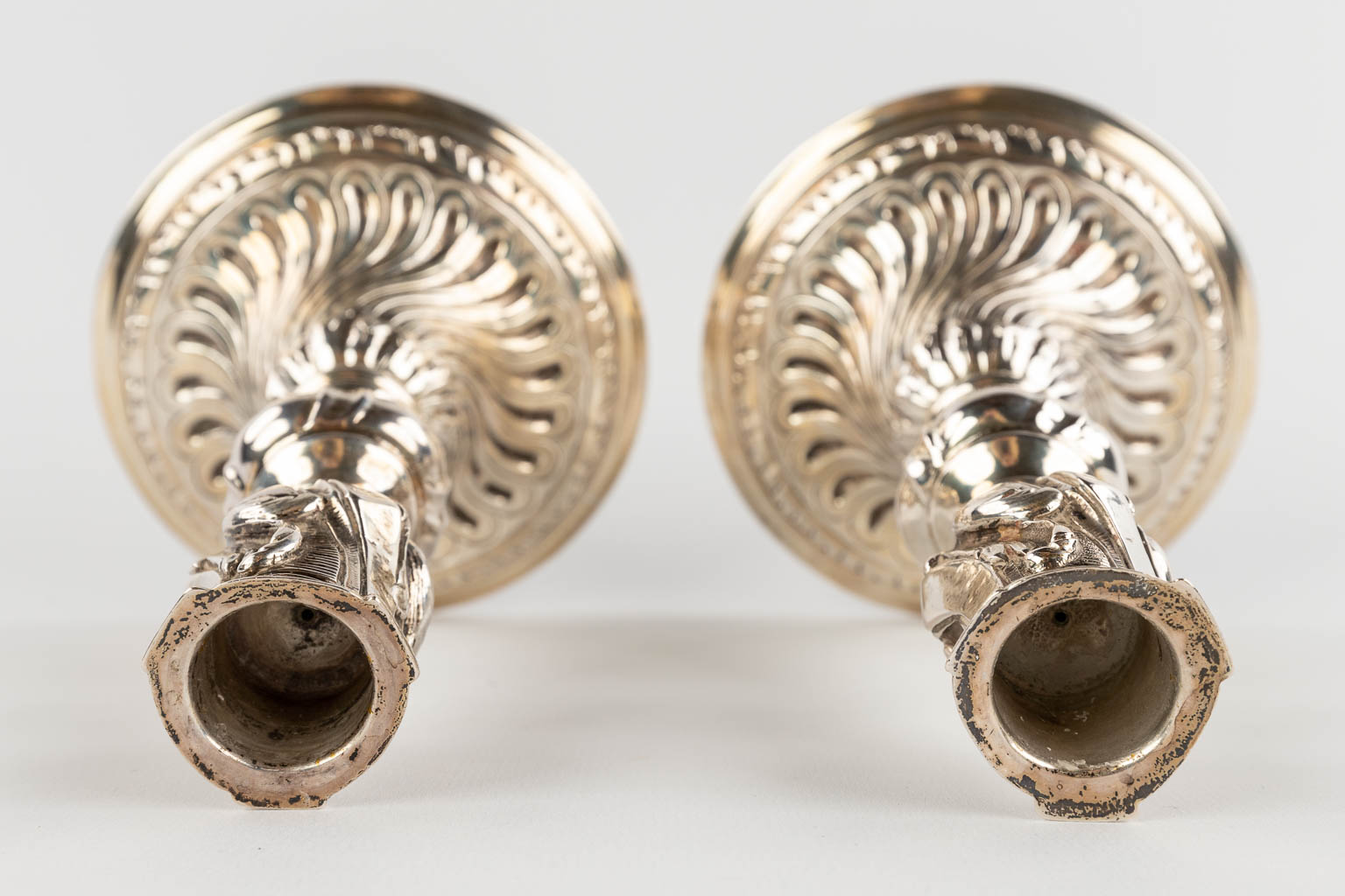 A pair of candlesticks/candleholders, silver, A835. 920g. (H:19 x D:12,5 cm) - Bild 7 aus 11