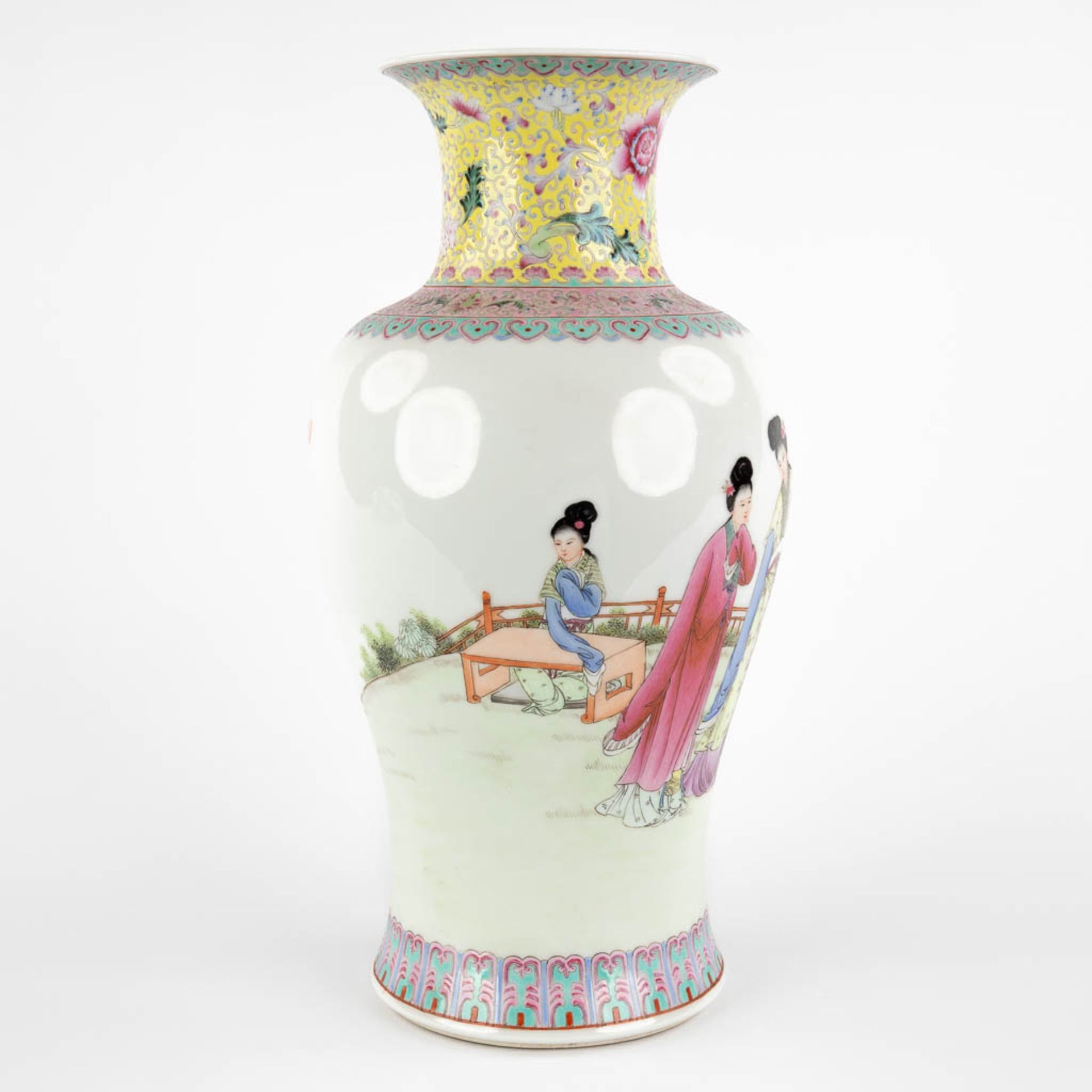 A Chinese vase decorated with a fine decor of ladies. 20th C. (H:34 x D:17 cm) - Image 3 of 14