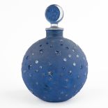 Lalique France, 'Dans La Nuit' a perfume bottle. (H:25 x D:17 cm)