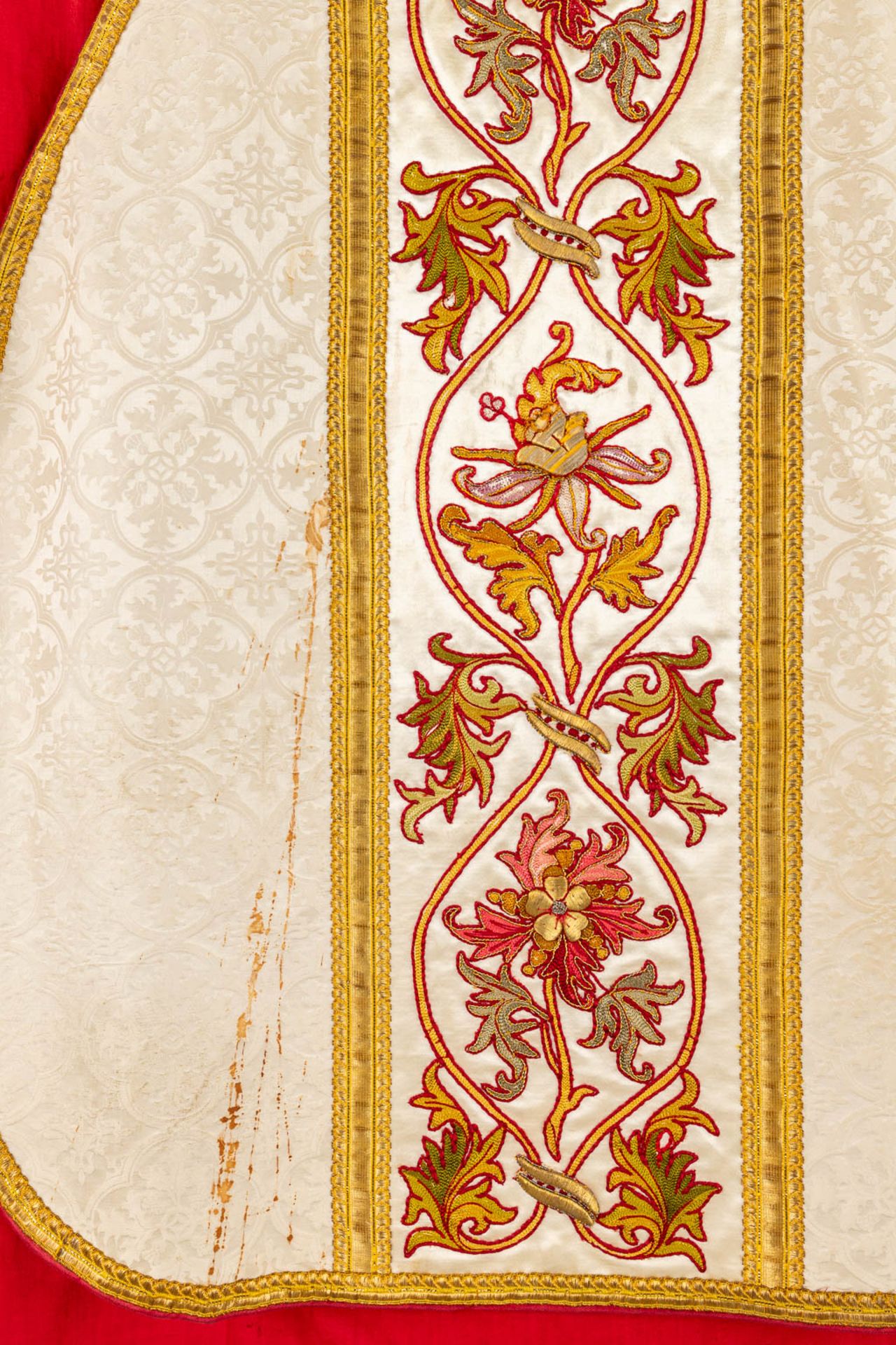 Three Roman Chasubles, Three Stola, thick gold thread embroideries. - Image 18 of 28