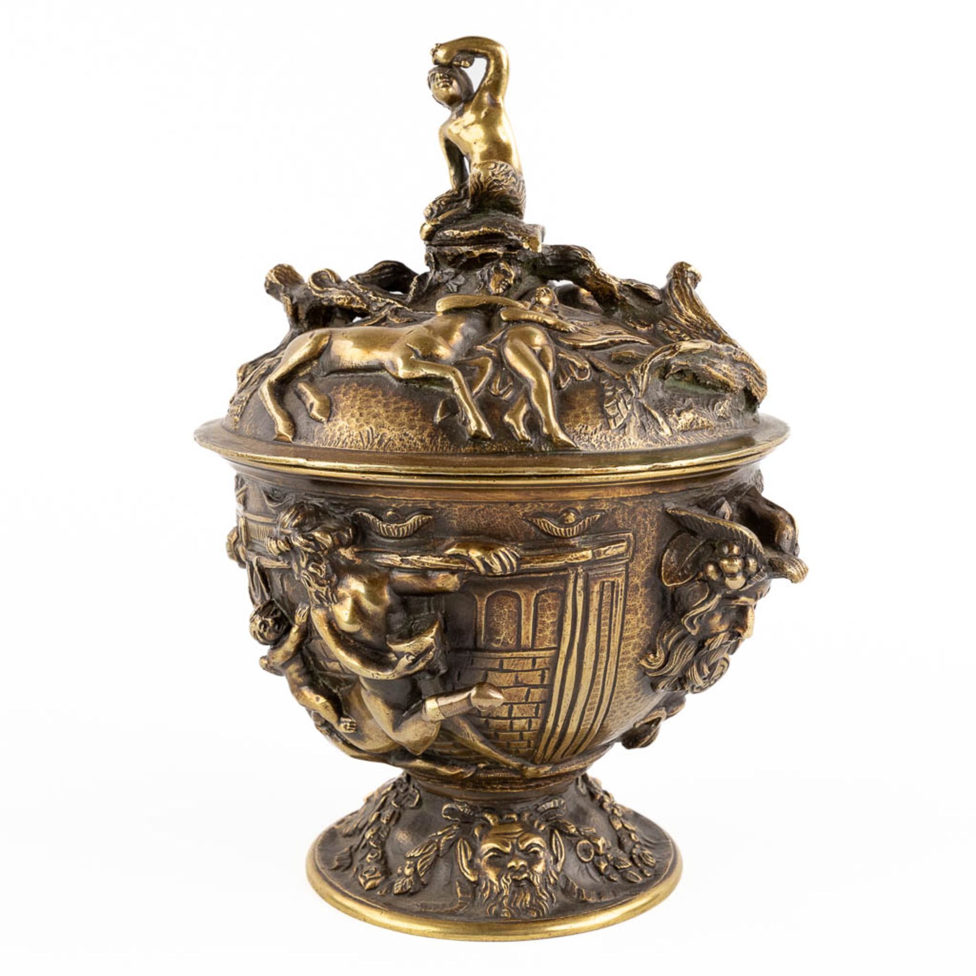 A pot with a lid, decorated with mythological figurines, patinated bronze. (H:23 x D:16 cm) - Image 7 of 16