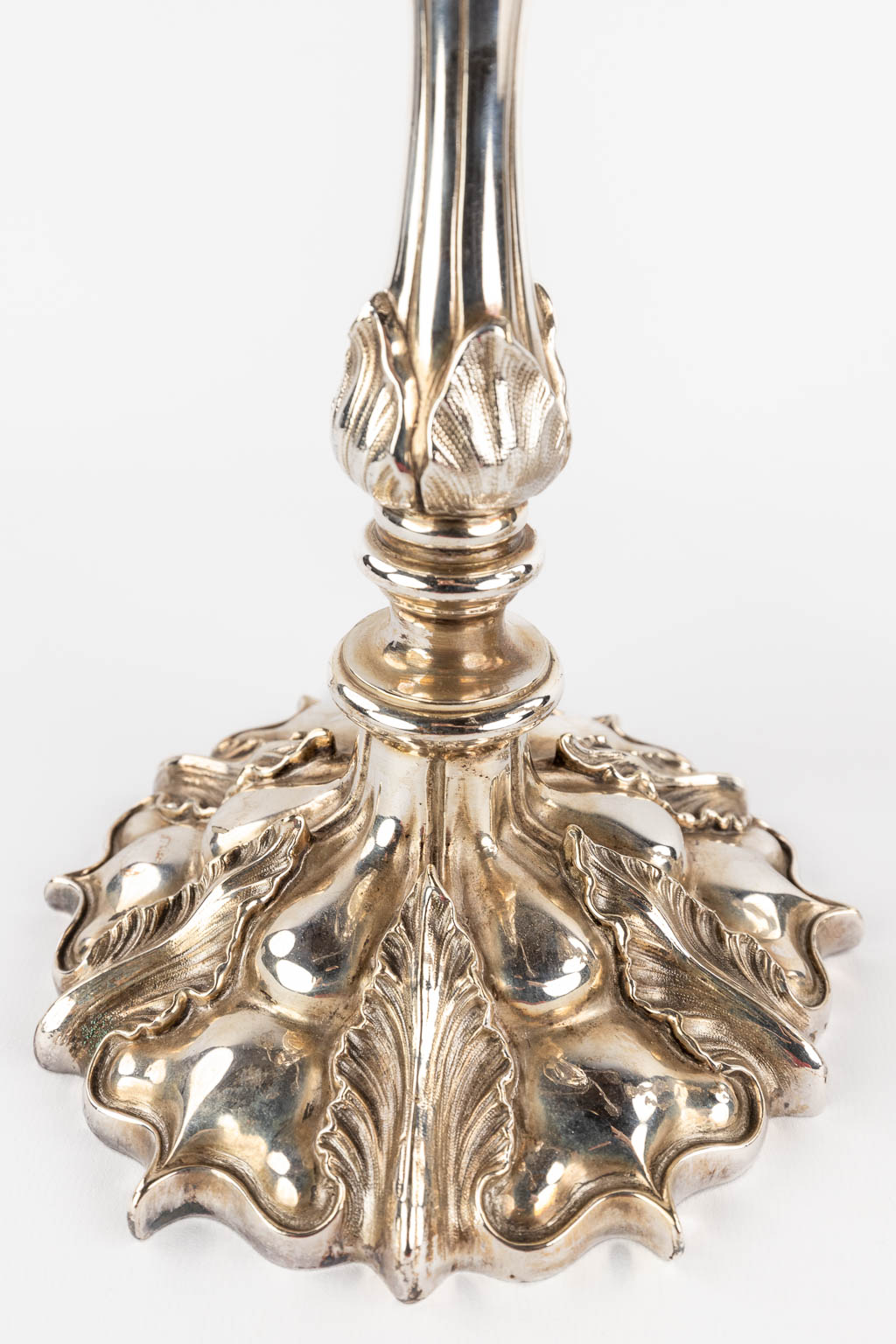 Two candlesticks and a candelabra, silver-plated bronze. Louis XV style. (H:62 x D:40 cm) - Bild 12 aus 25