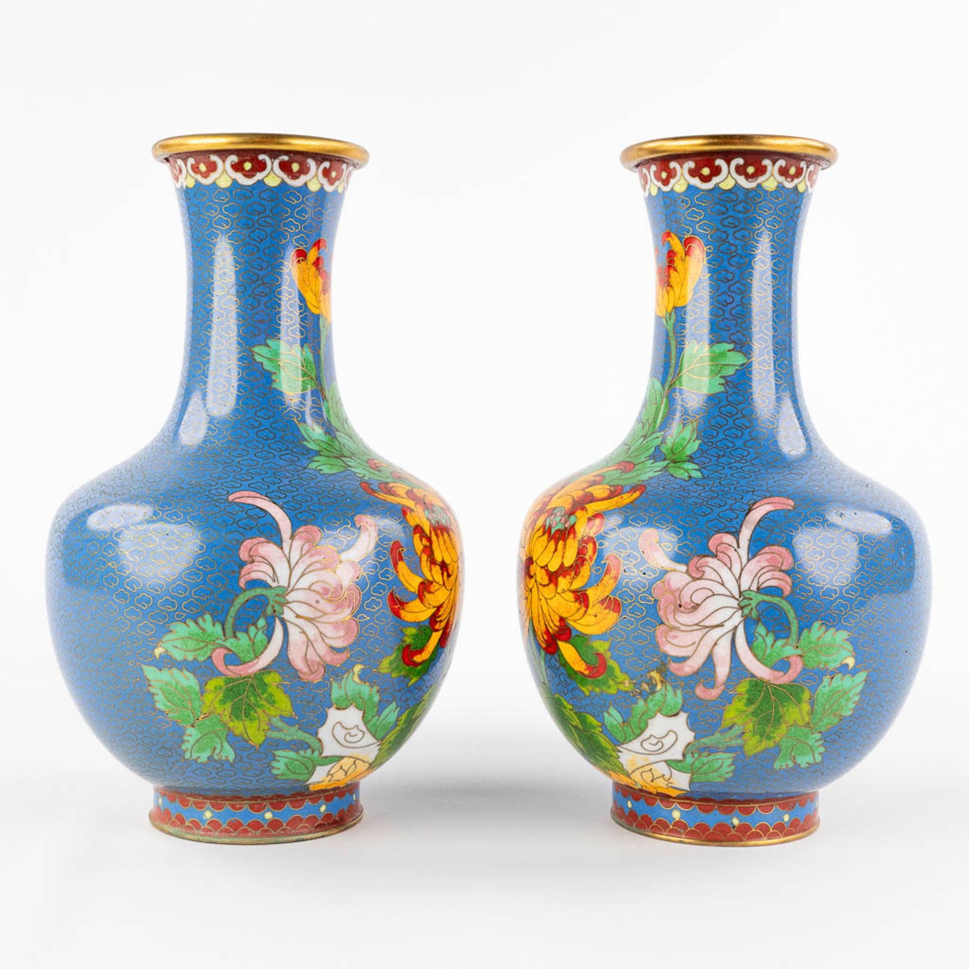 Five Oriental vases, cloisonné bronze. 20th C. (H:25 cm) - Image 6 of 27