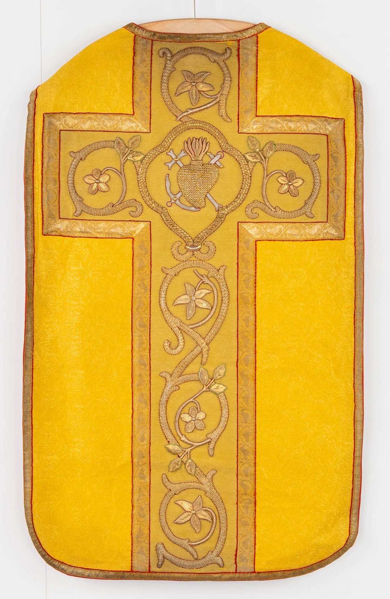 Three Roman Chasubles, Three Stola, thick gold thread embroideries. - Image 3 of 28
