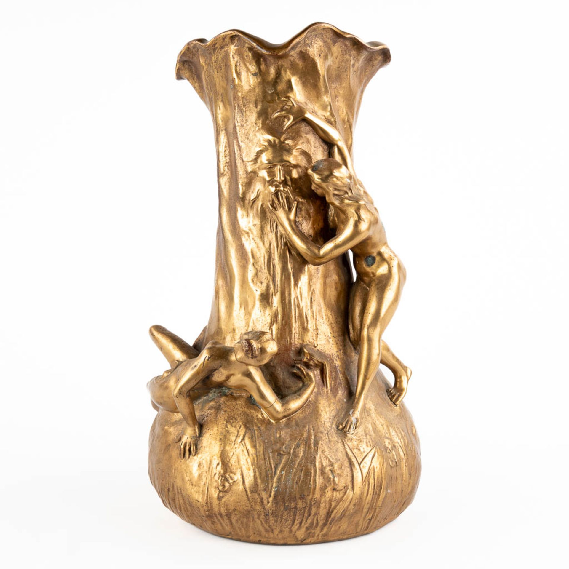 H. RIDIJCK (XIX-XX) 'La Source' gilt bronze. (D:27 x W:27 x H:47 cm)