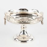 Sibray Hall and Co., A silver tazza on tall base, London, 1907. 665g. (H:15 x D:20,5 cm)