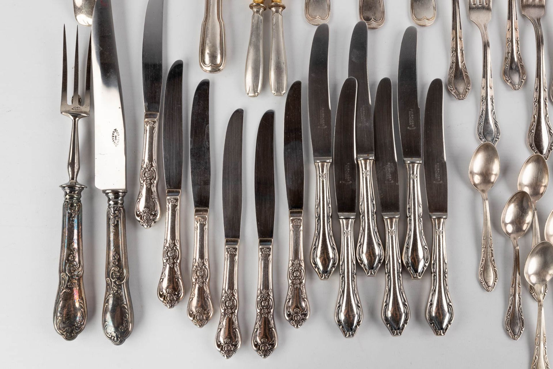 A large collection of serving accessories and cutlery, silver-plated metal. (W:35 cm) - Image 5 of 9