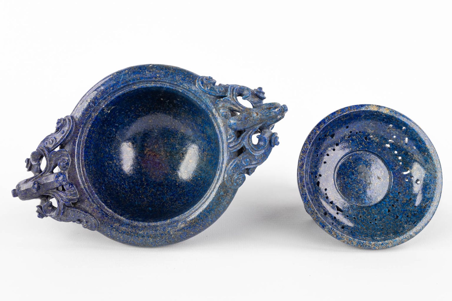 A Chinese censer, sculptured Lapis Lazuli, decorated with birds and flowers. (D:11 x W:17 x H:14 cm) - Image 7 of 11