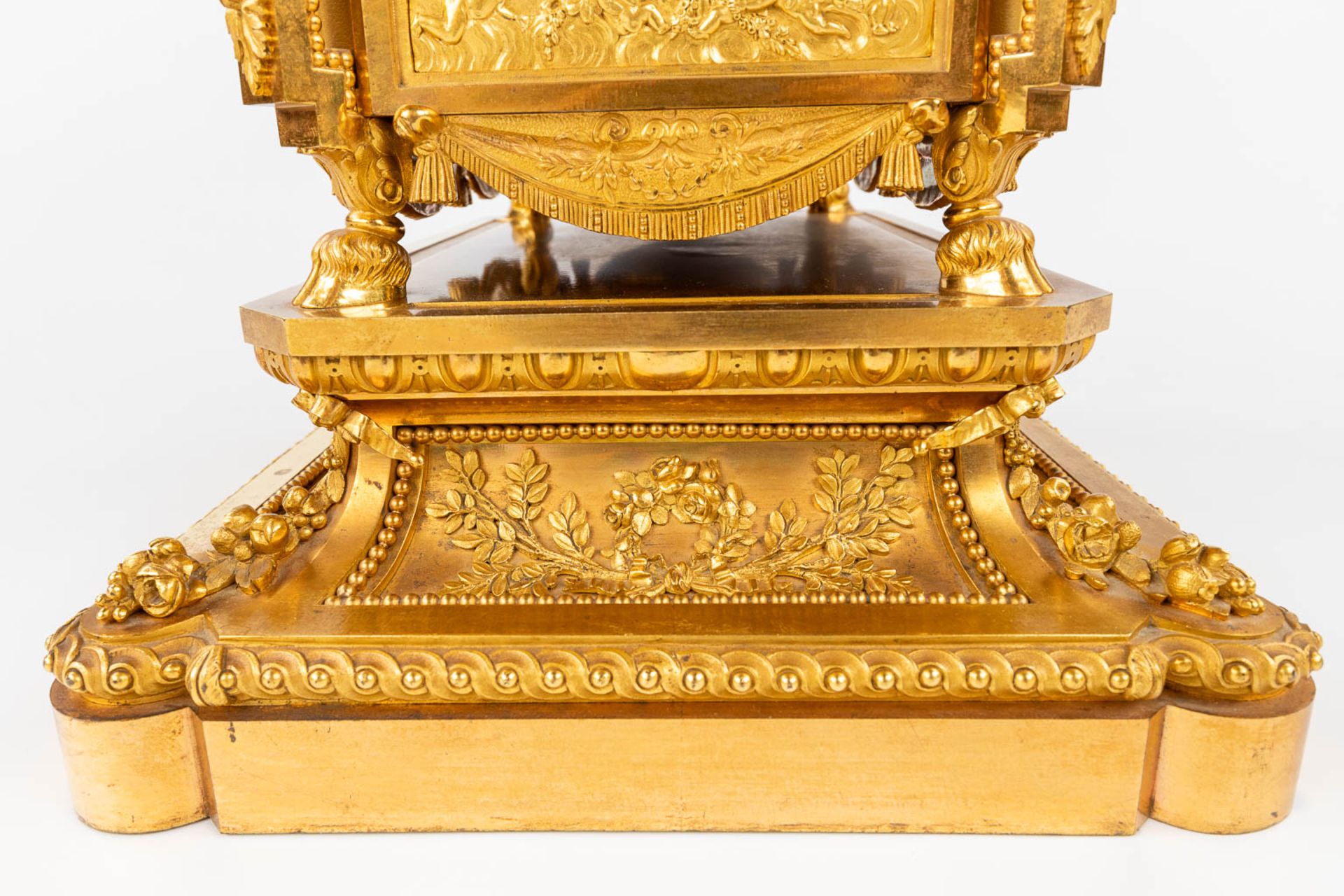 An imposing three-piece mantle garniture clock and candelabra, gilt bronze in Louis XVI style. Maiso - Image 22 of 38
