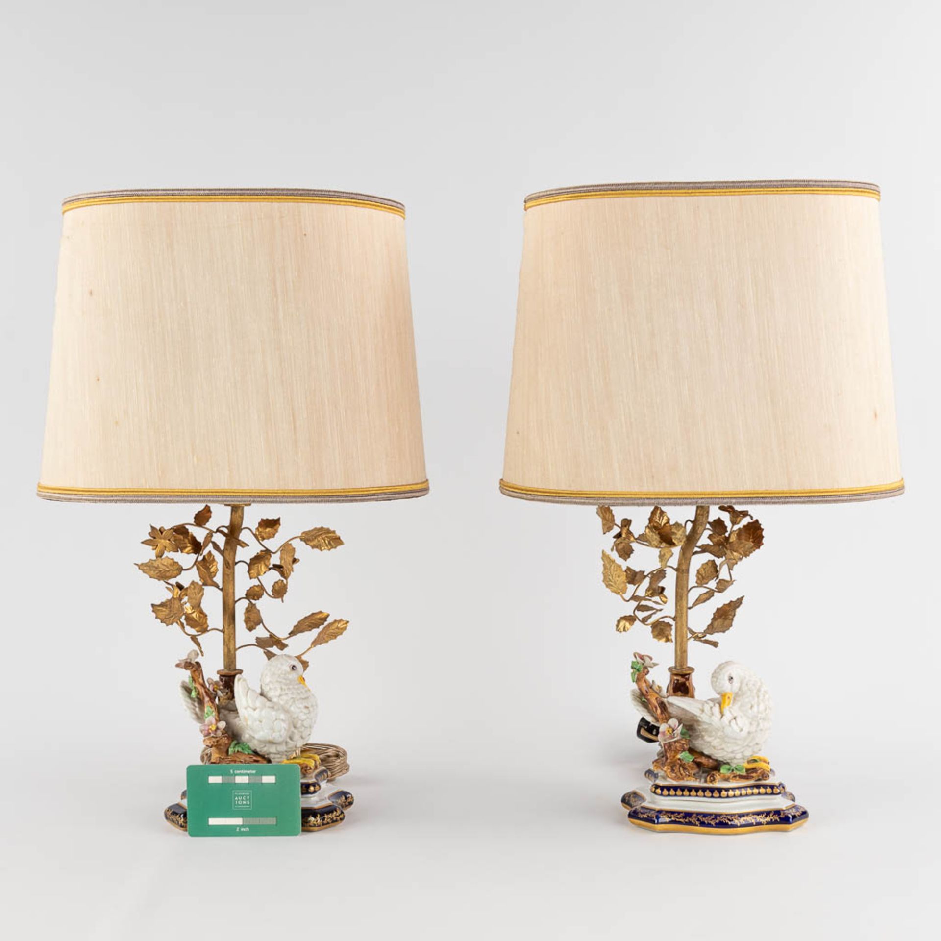 A pair of porcelain and metal table lamps decorated with birds, Sèvres marks. 20th C. (D:12 x W:15 x - Bild 2 aus 11