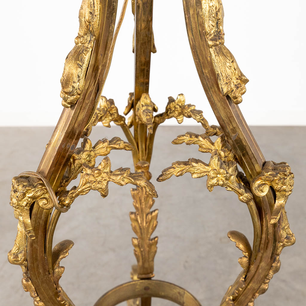 A floorlamp, bronze decorated with ram's heads and garlands in Louis XV style. (H:160 x D:53 cm) - Bild 10 aus 15