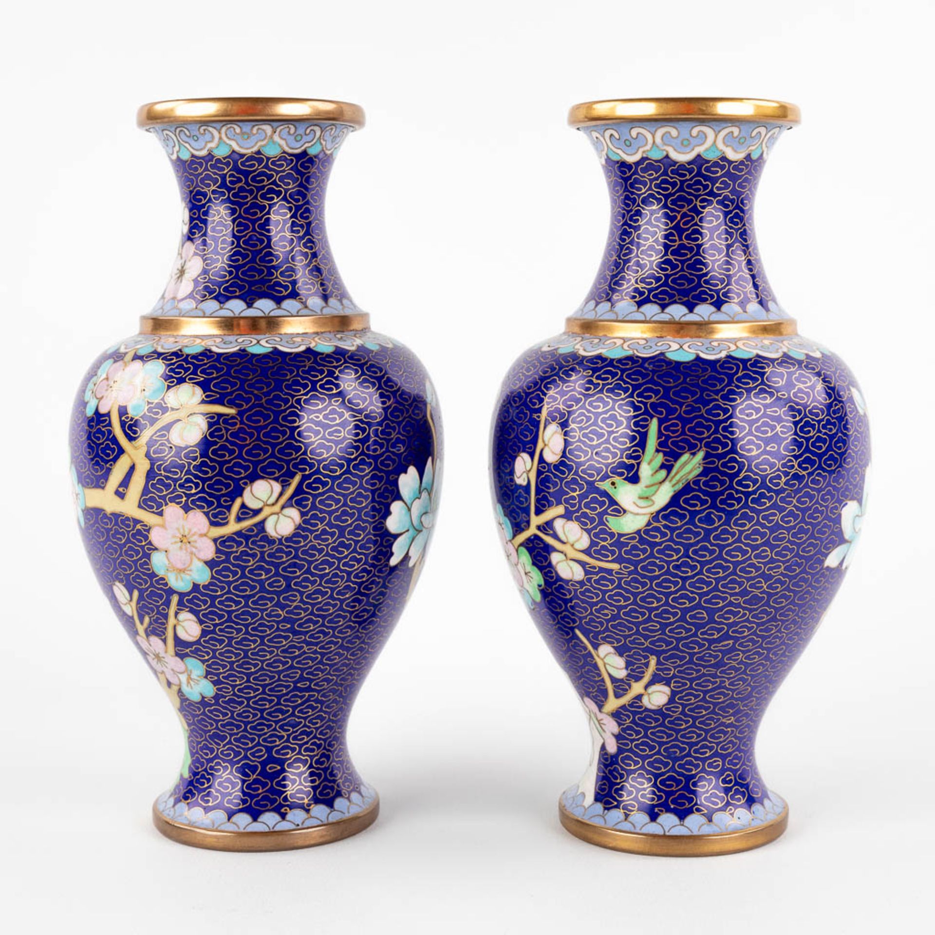 Five Oriental vases, cloisonné bronze. 20th C. (H:25 cm) - Image 14 of 27