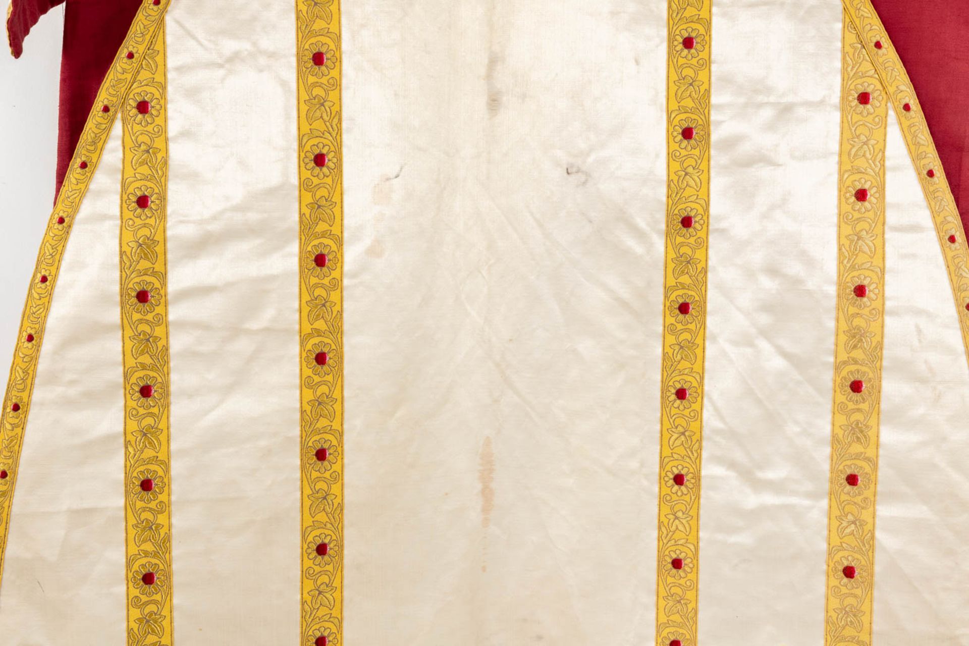 Four Dalmatics, Two Roman Chasubles, A stola and Chalice Veil, finished with embroideries. - Image 27 of 59