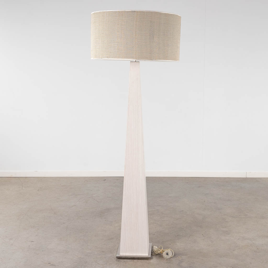 Natuzzi, a floorlamp. 21st C. (H:169 x D:60 cm) - Bild 7 aus 13