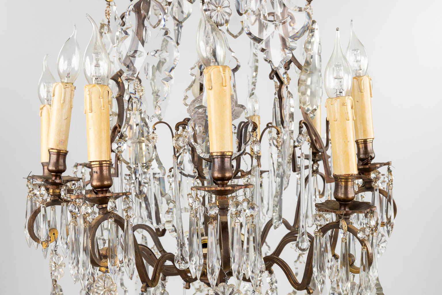 A big antique chandelier, brass and glass. France. Circa 1900. (H:122 x D:66 cm) - Bild 7 aus 15