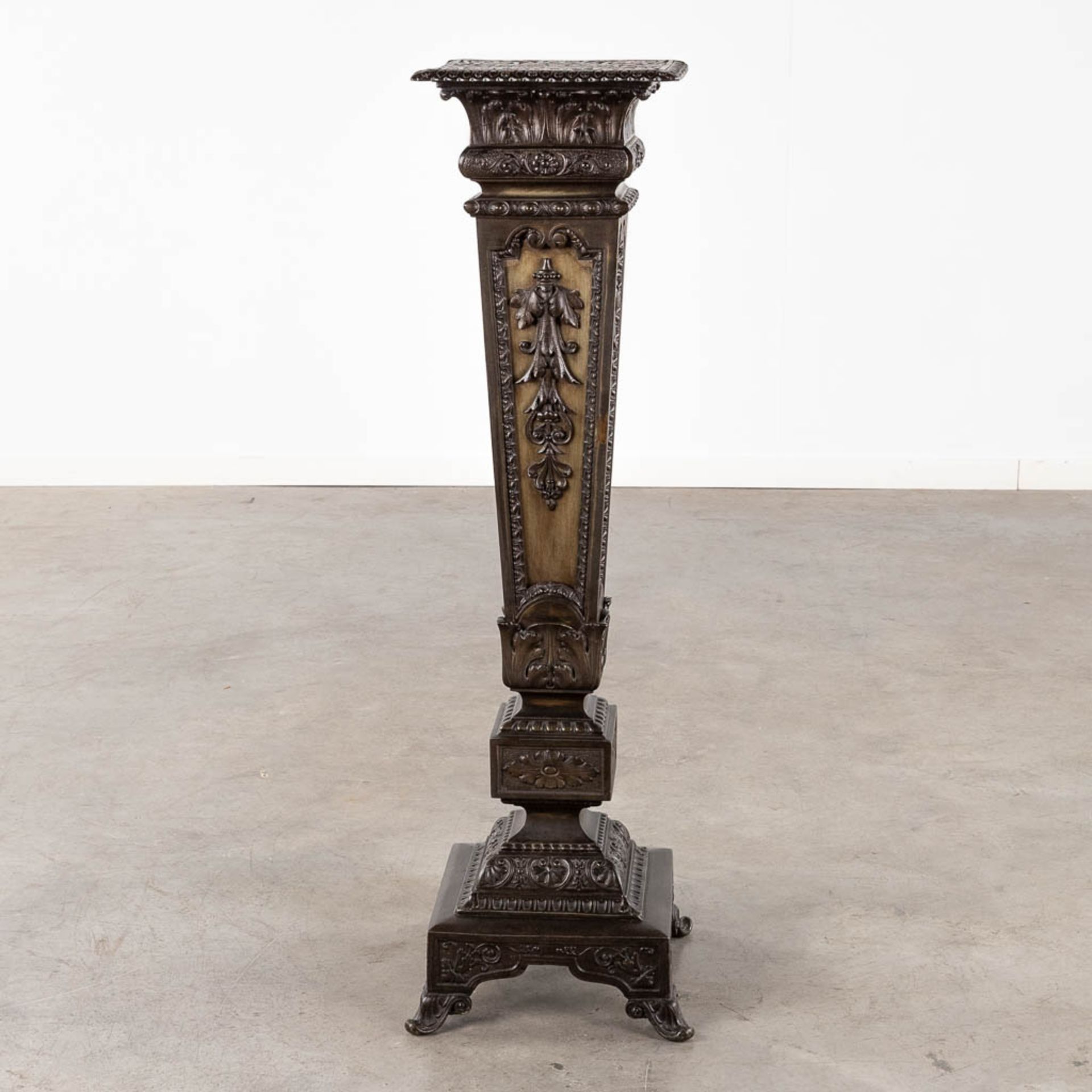 An antique pedestal, spelter in Louis XVI style. (D:31 x W:31 x H:102 cm) - Image 5 of 11