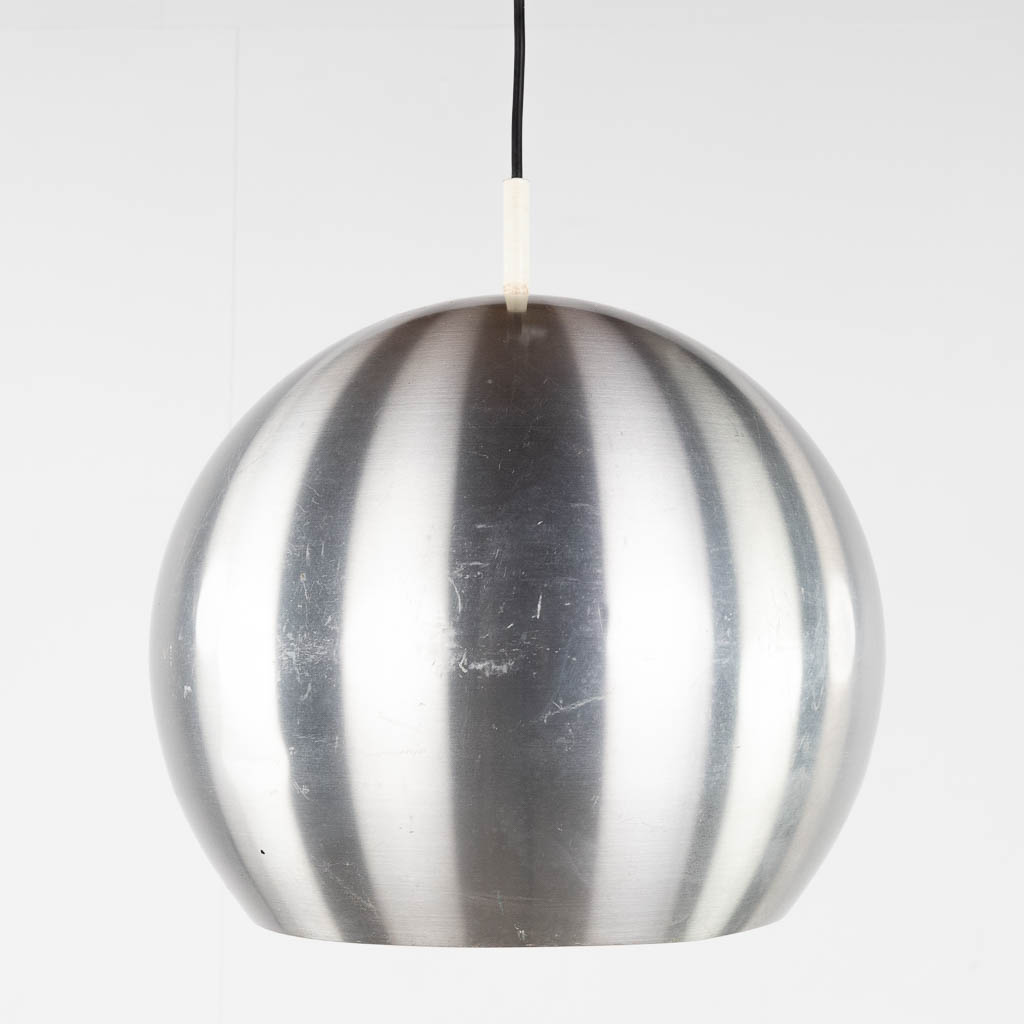 Raak Amsterdam, a pair of ceiling lamps, chromed metal. 20th C. (H:36 x D:36 cm) - Bild 3 aus 14