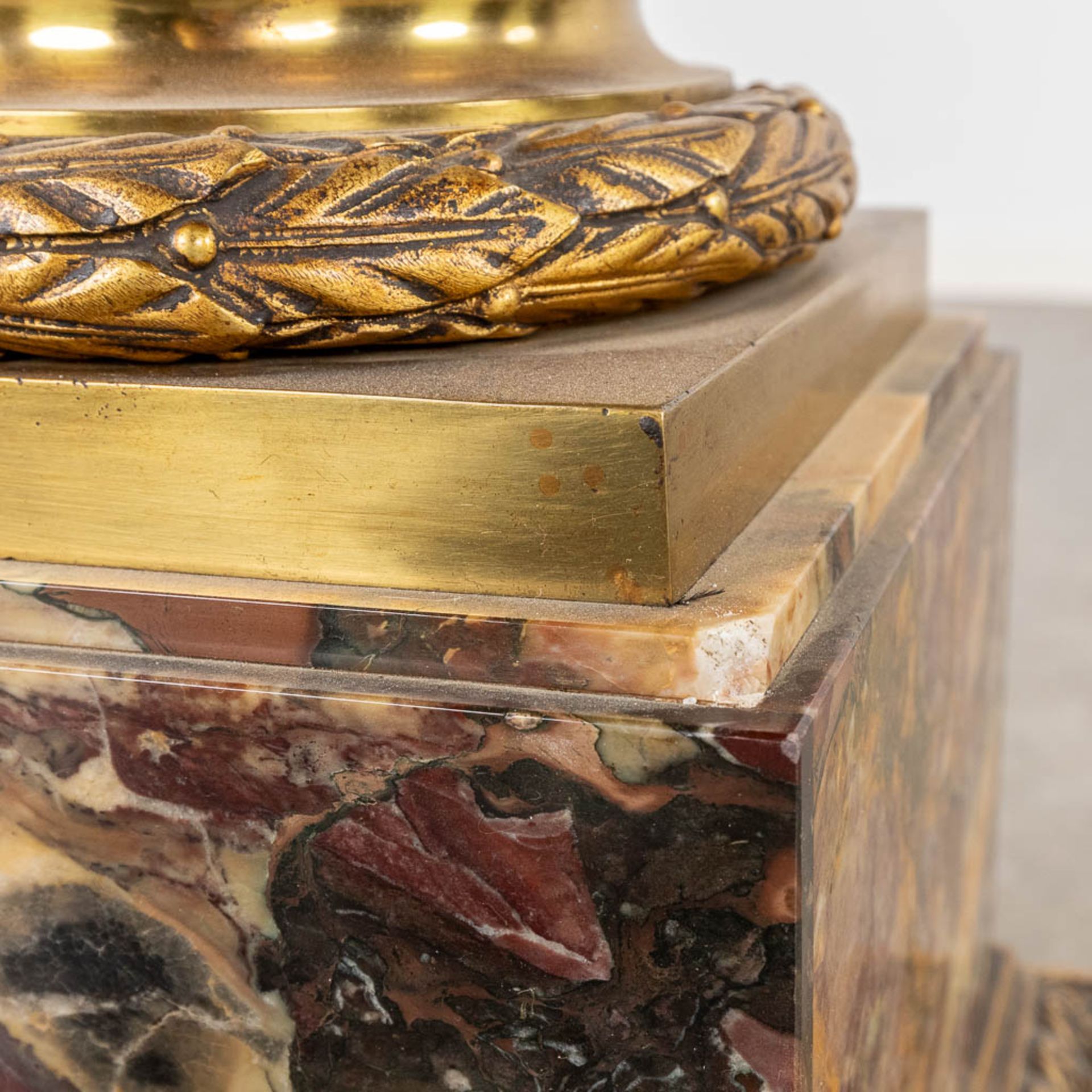 A pedestal, marble mounted with bronze in Corinthian style. Circa 1920. (D:35 x W:35 x H:120 cm) - Image 12 of 13