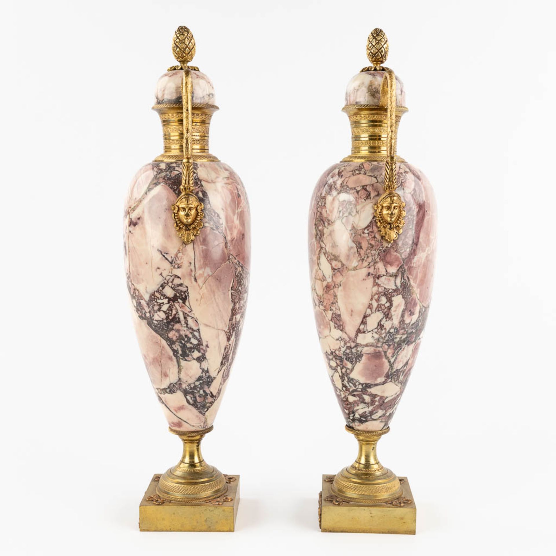 A pair of marble cassolettes mounted with bronze, Empire style. 19th C. (D:11 x W:13 x H:43 cm) - Bild 6 aus 12