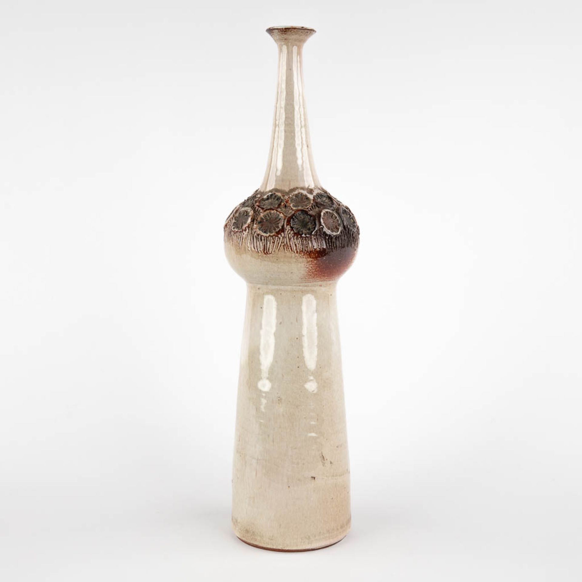 Elisabeth VANDEWEGHE (1946) 'Vase' for Perignem. (H:43 x D:11 cm)