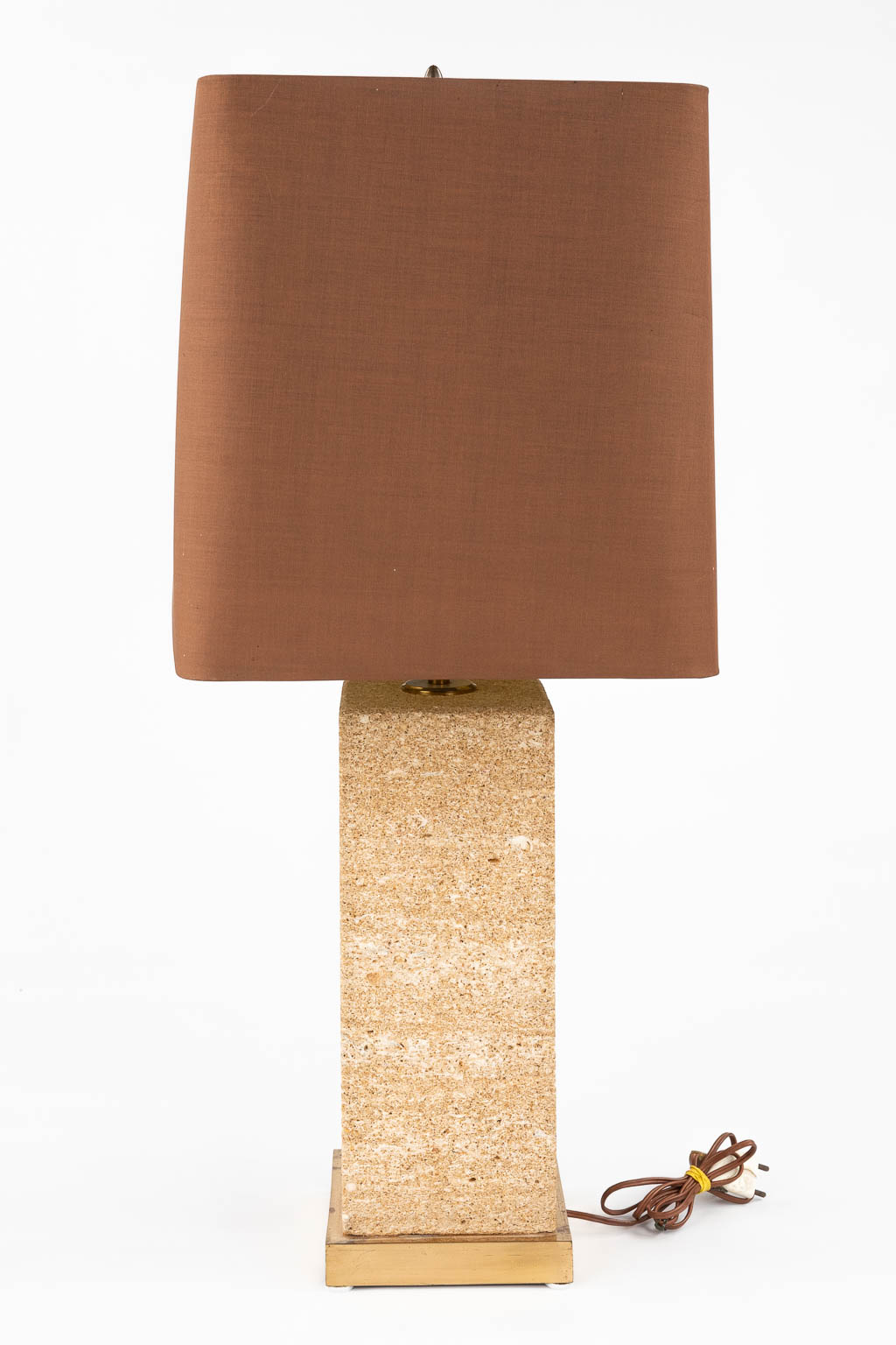 A travertine table lamp, in the style of Camille Breesche. (D:36 x W:36 x H:86 cm) - Bild 5 aus 11