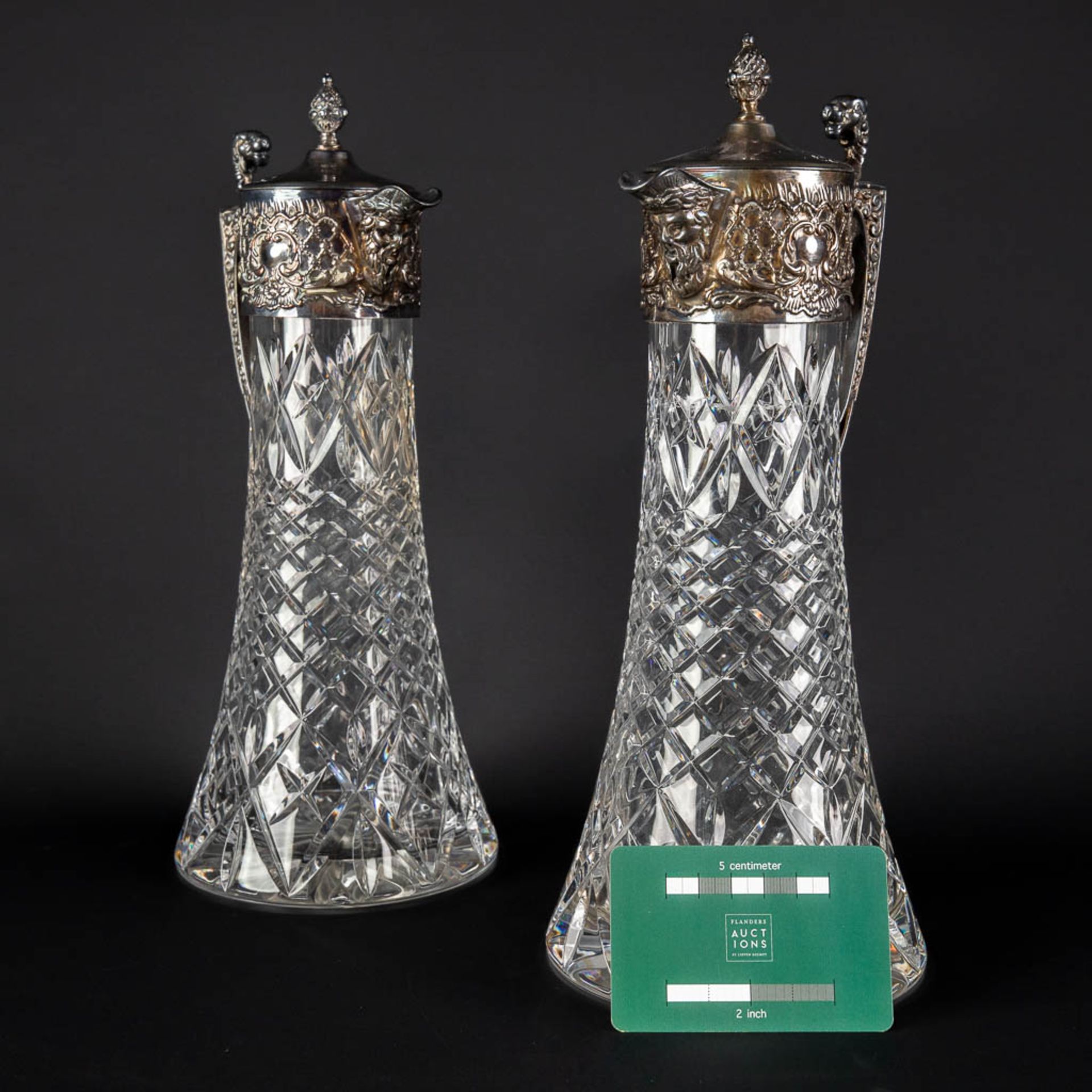 A pair of pitchers, crystal mounted with silver-plated metal. (H:30 x D:12,5 cm) - Image 2 of 13