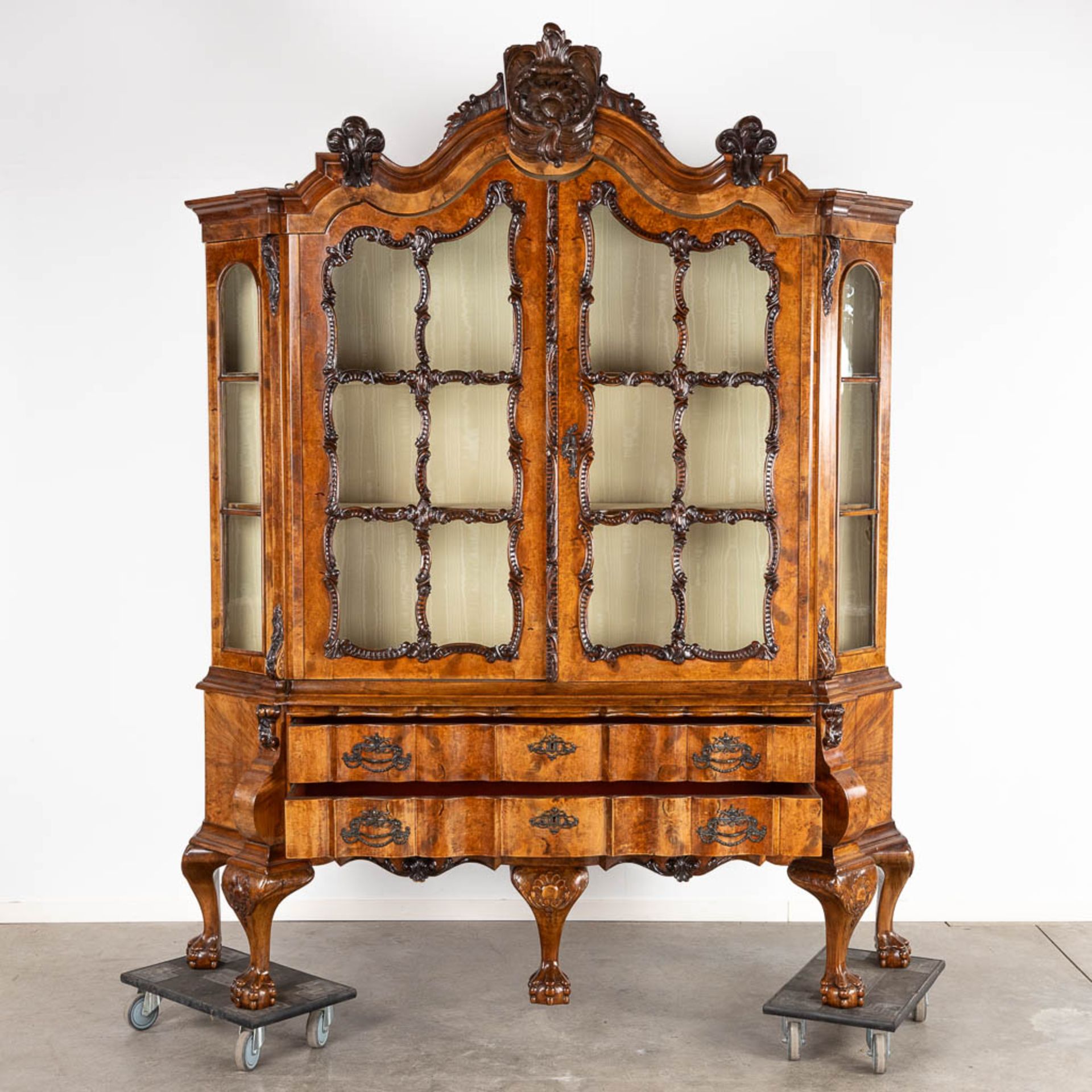 A large display cabinet, England, Chippendale style. 19th C. (D:53 x W:208 x H:252 cm) - Image 4 of 20