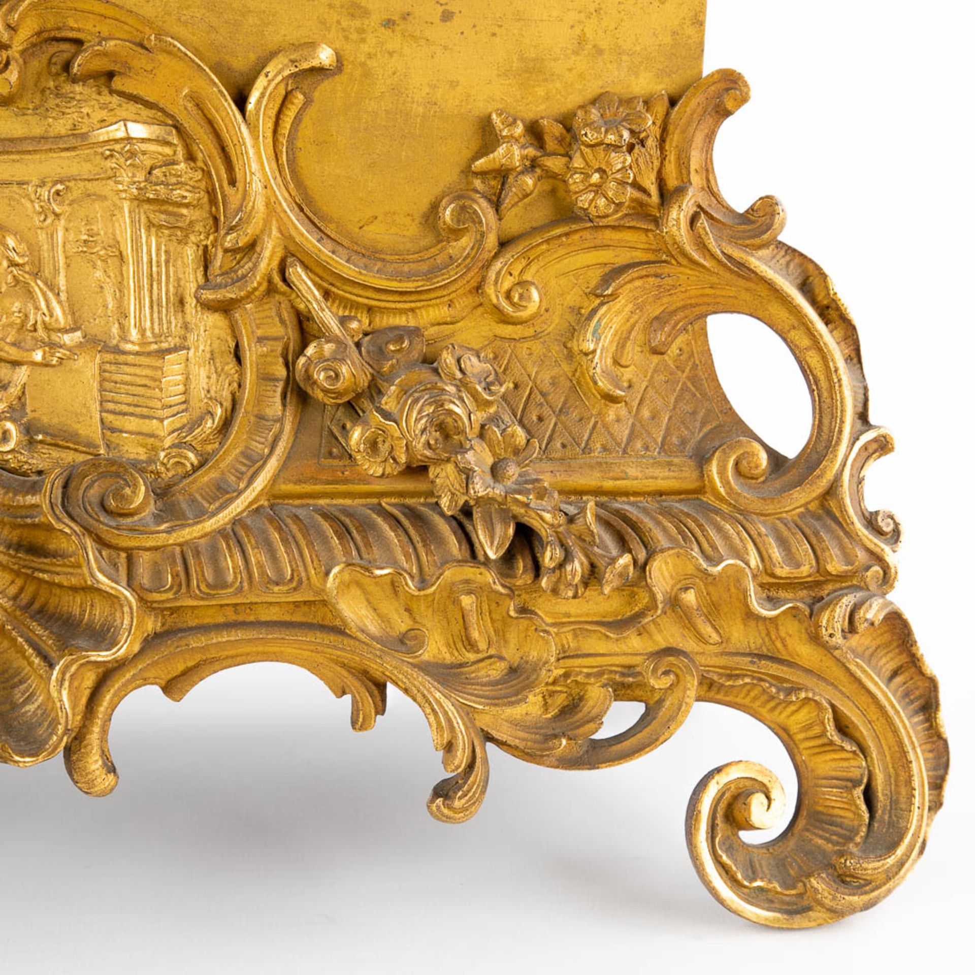 A mantle clock, gilt bronze with an image of a man taking notes. France, 19th C. (D:15 x W:45 x H:38 - Bild 12 aus 12