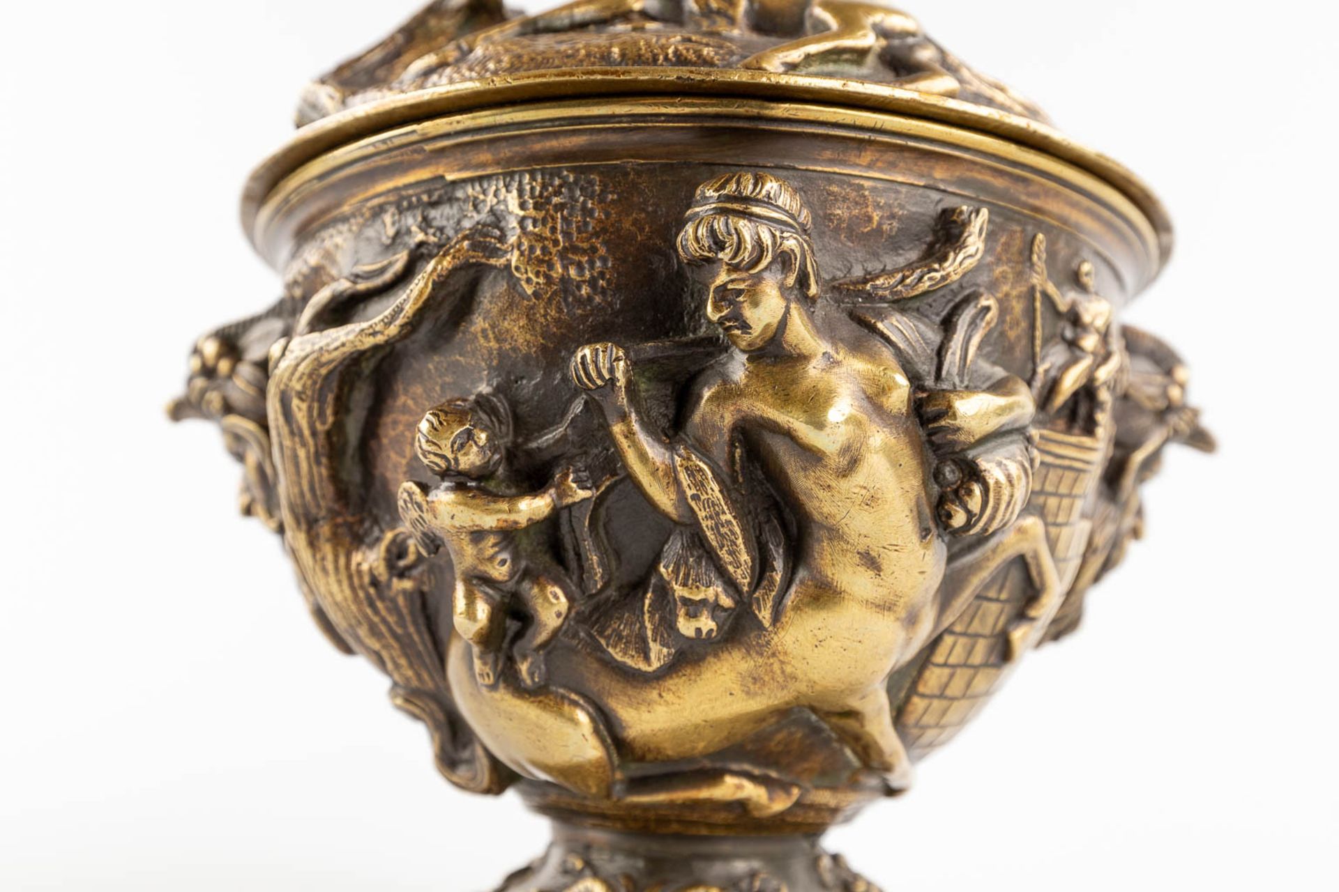 A pot with a lid, decorated with mythological figurines, patinated bronze. (H:23 x D:16 cm) - Image 13 of 16