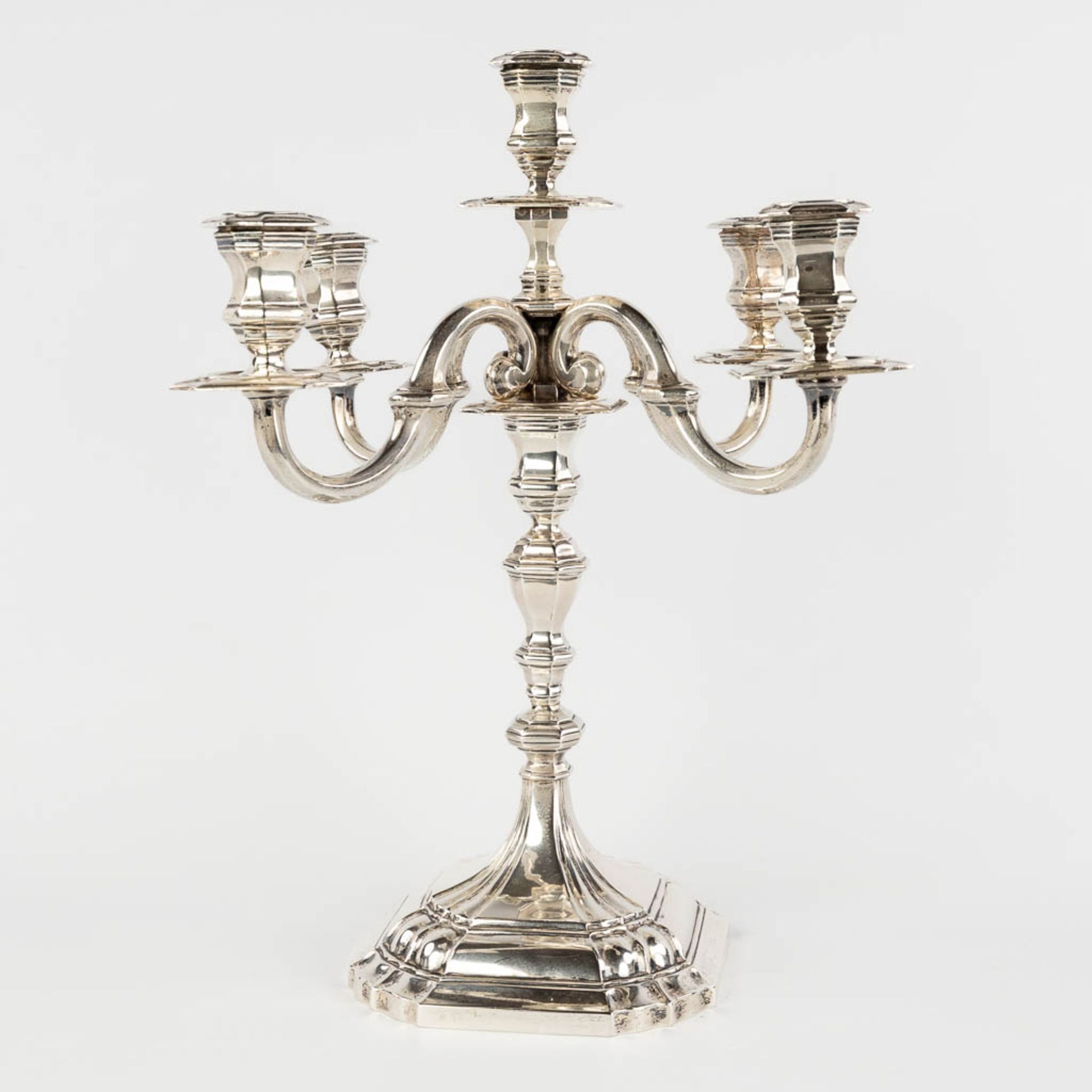 A silver 5 candle candelabra, 950M. Signed Lens Anvers. Belgium, 20th C. (L:23,5 x W:23,5 x H:33 cm) - Image 5 of 10