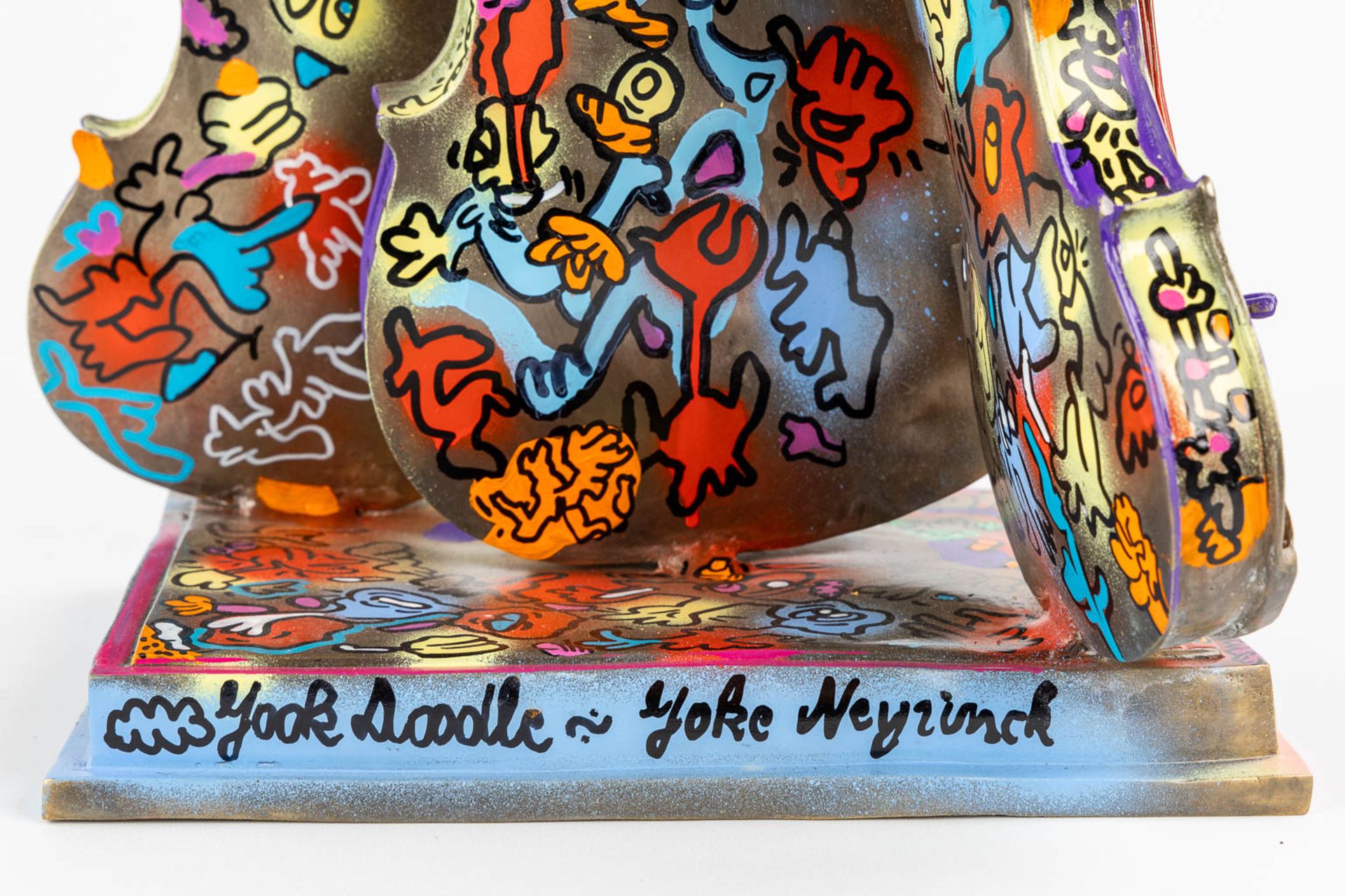 Joke 'Jook Doodle' NEYRINCK (1982) 'The love for music' colorfully patinated and 'Doodled' bronze. - Bild 9 aus 14