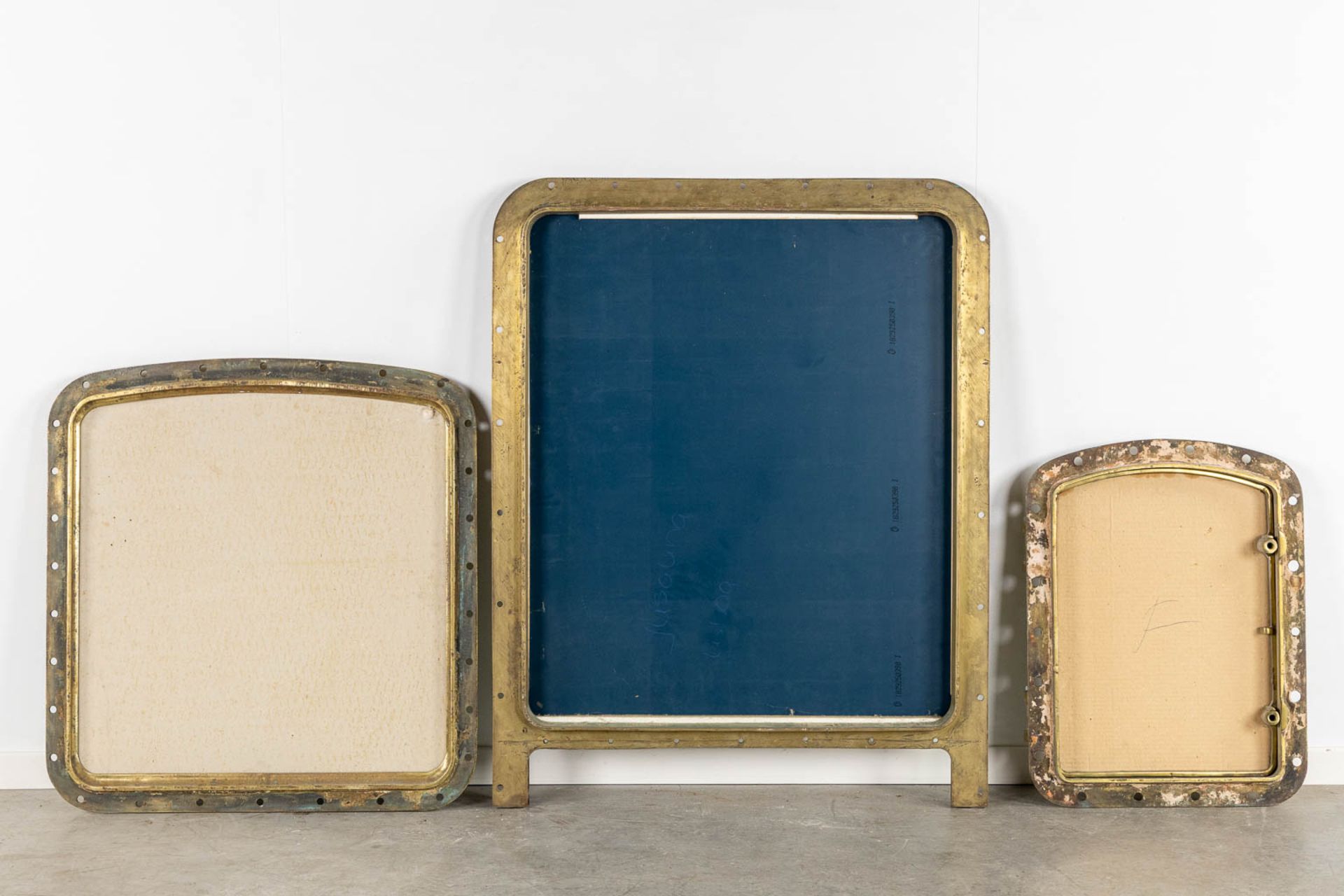 Three various Portholes, bronze and glass. Two changed into a mirror. (W:86 x H:110 cm) - Image 7 of 7